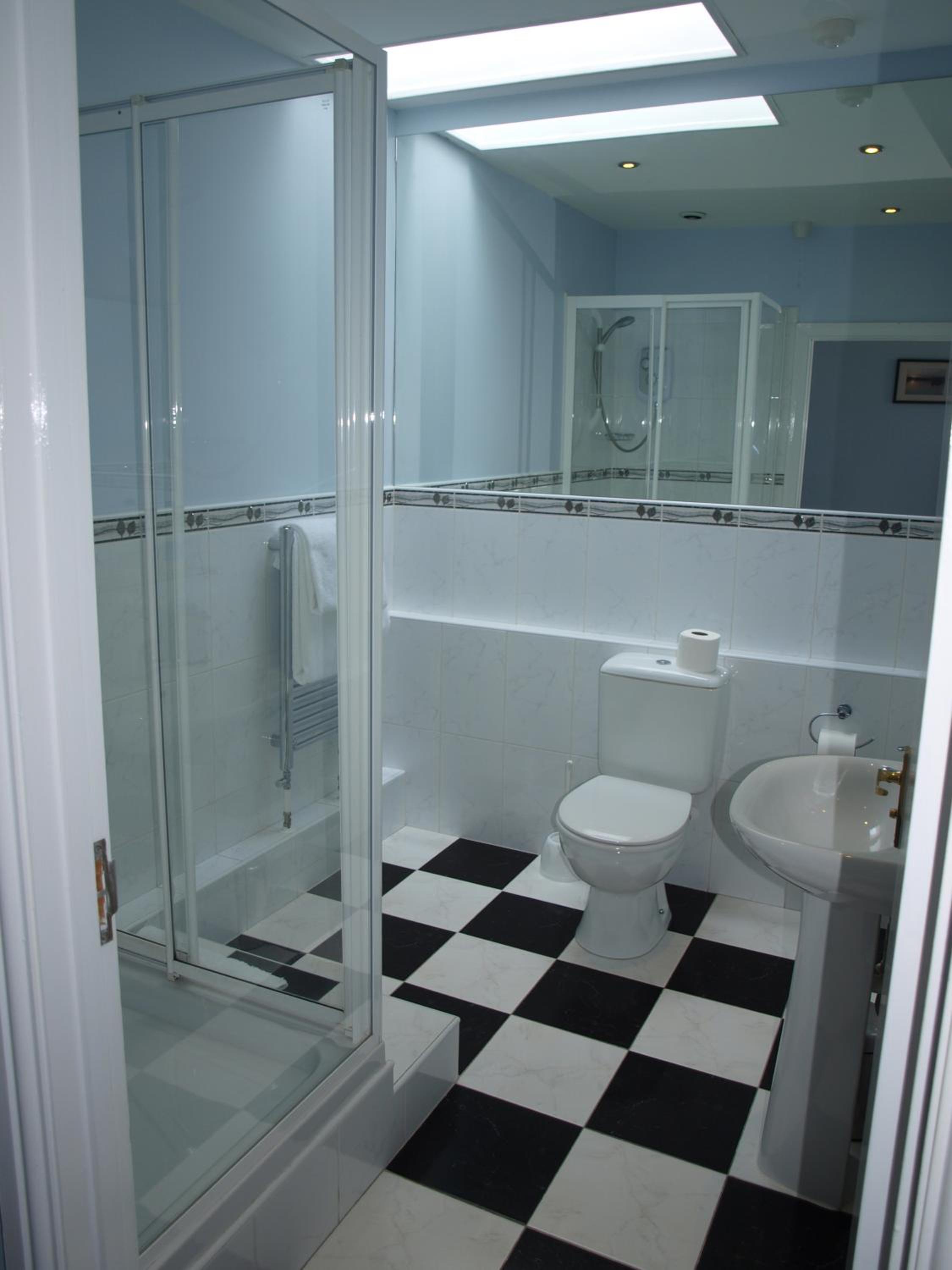 Double or Twin Room - Photo 2
