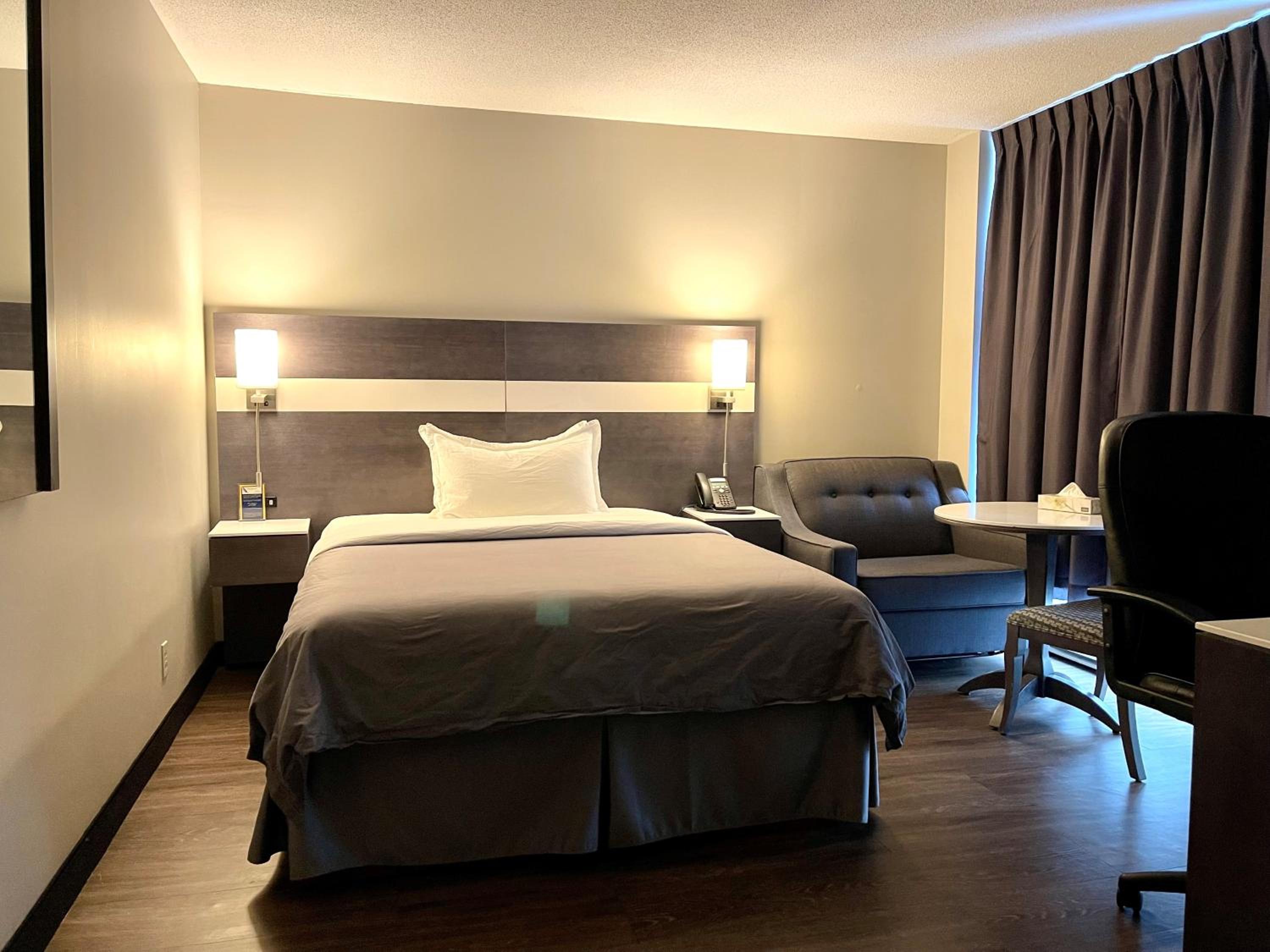 Queen Room photo 3