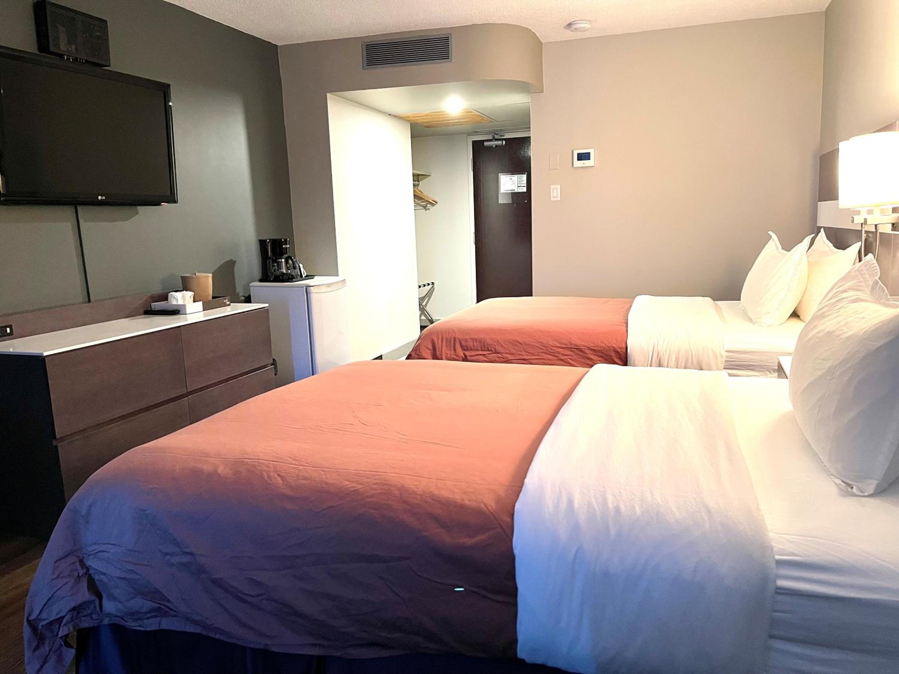 Double Room with Two Double Beds photo 1