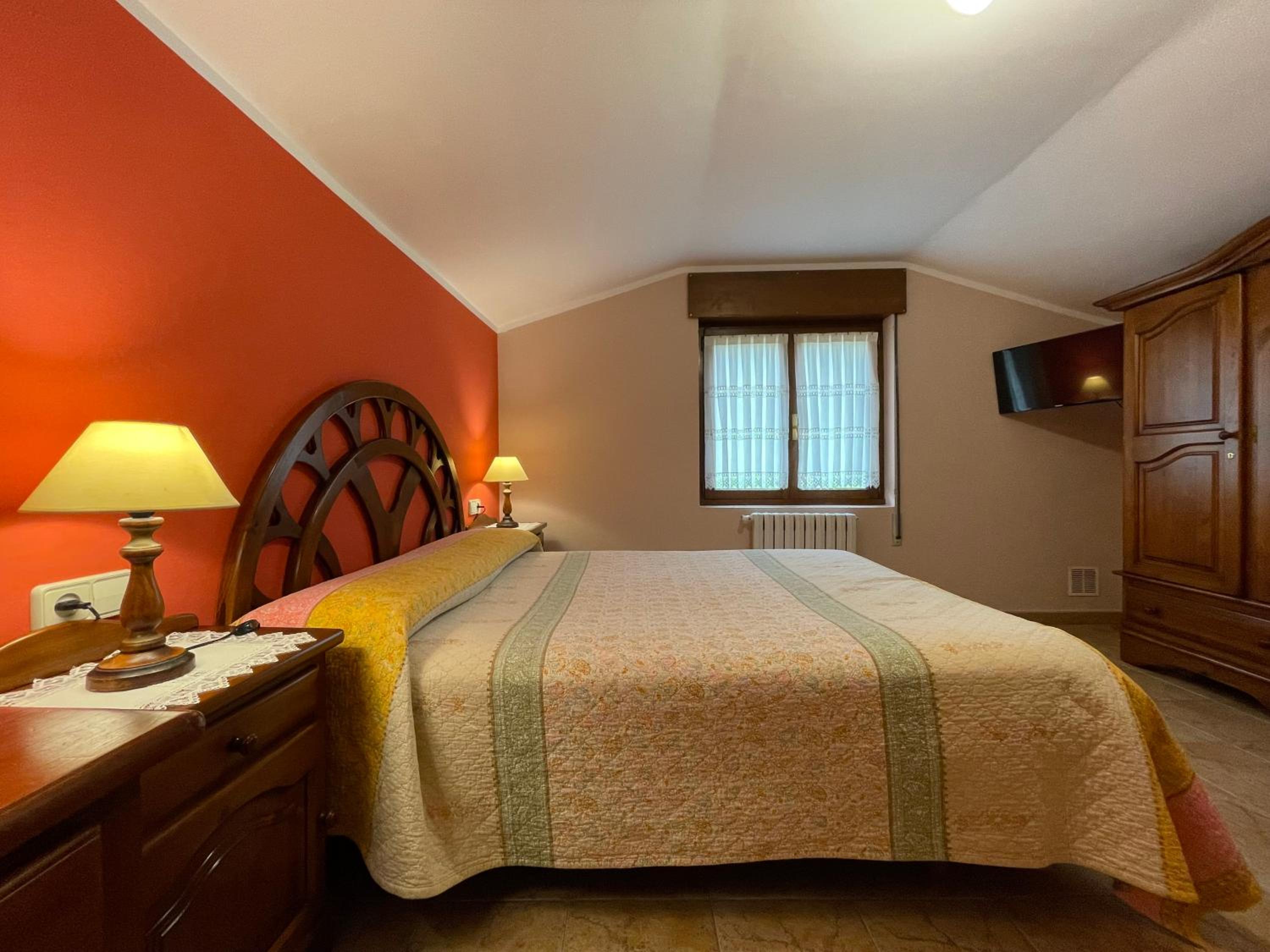 Double Room - Photo 4