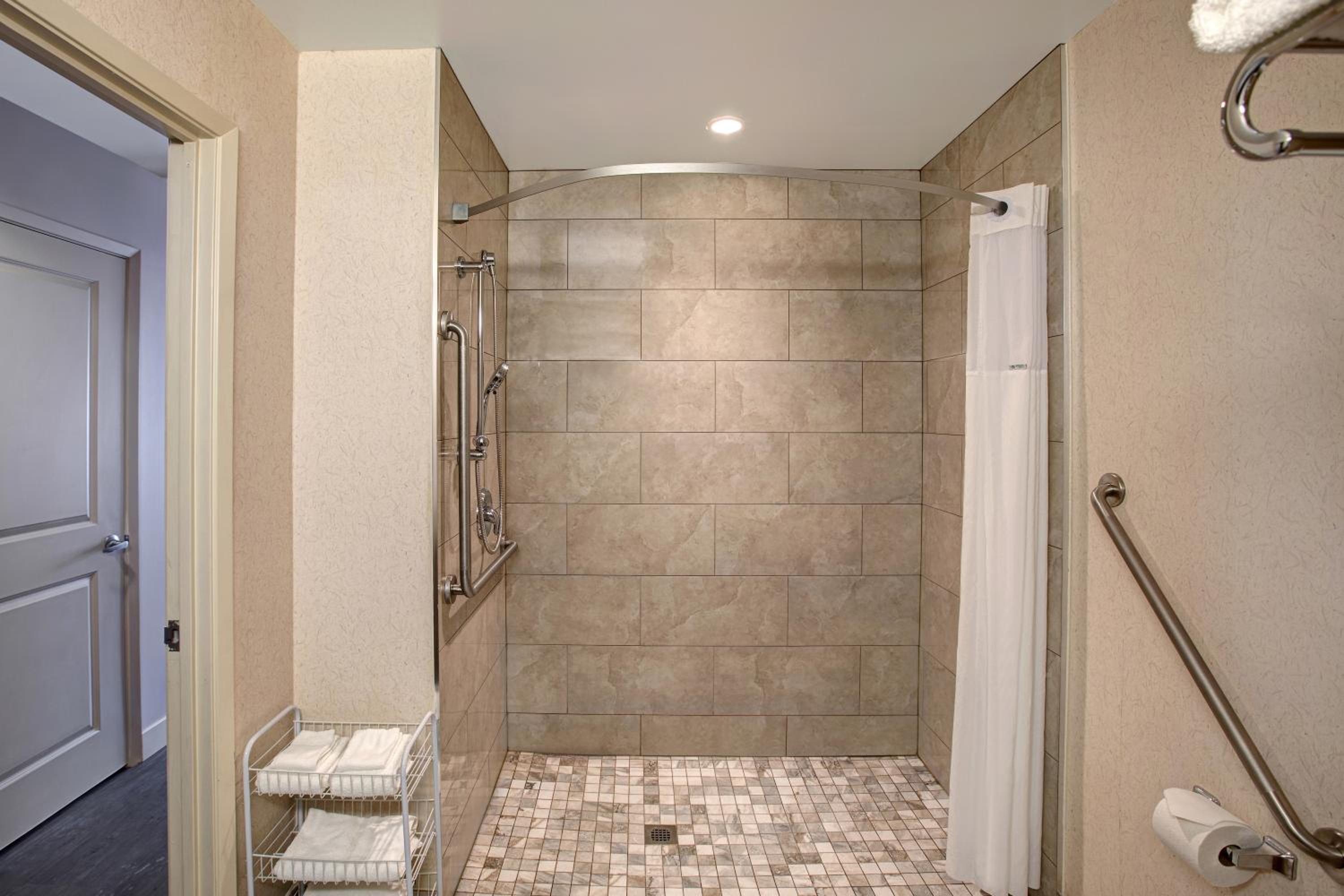 King Room - Disability Access/Non-Smoking - Photo 2