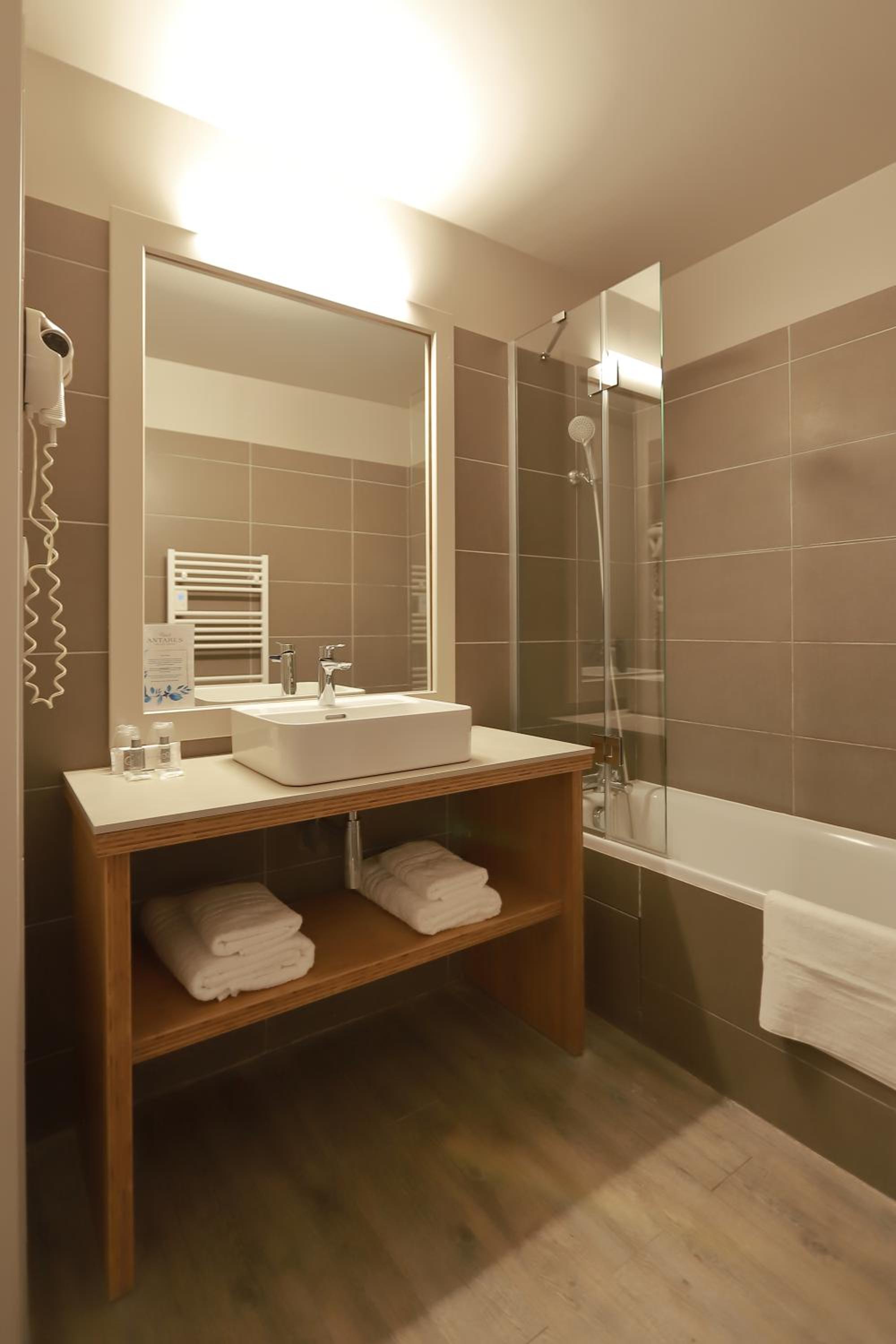 Double Room - Photo 3