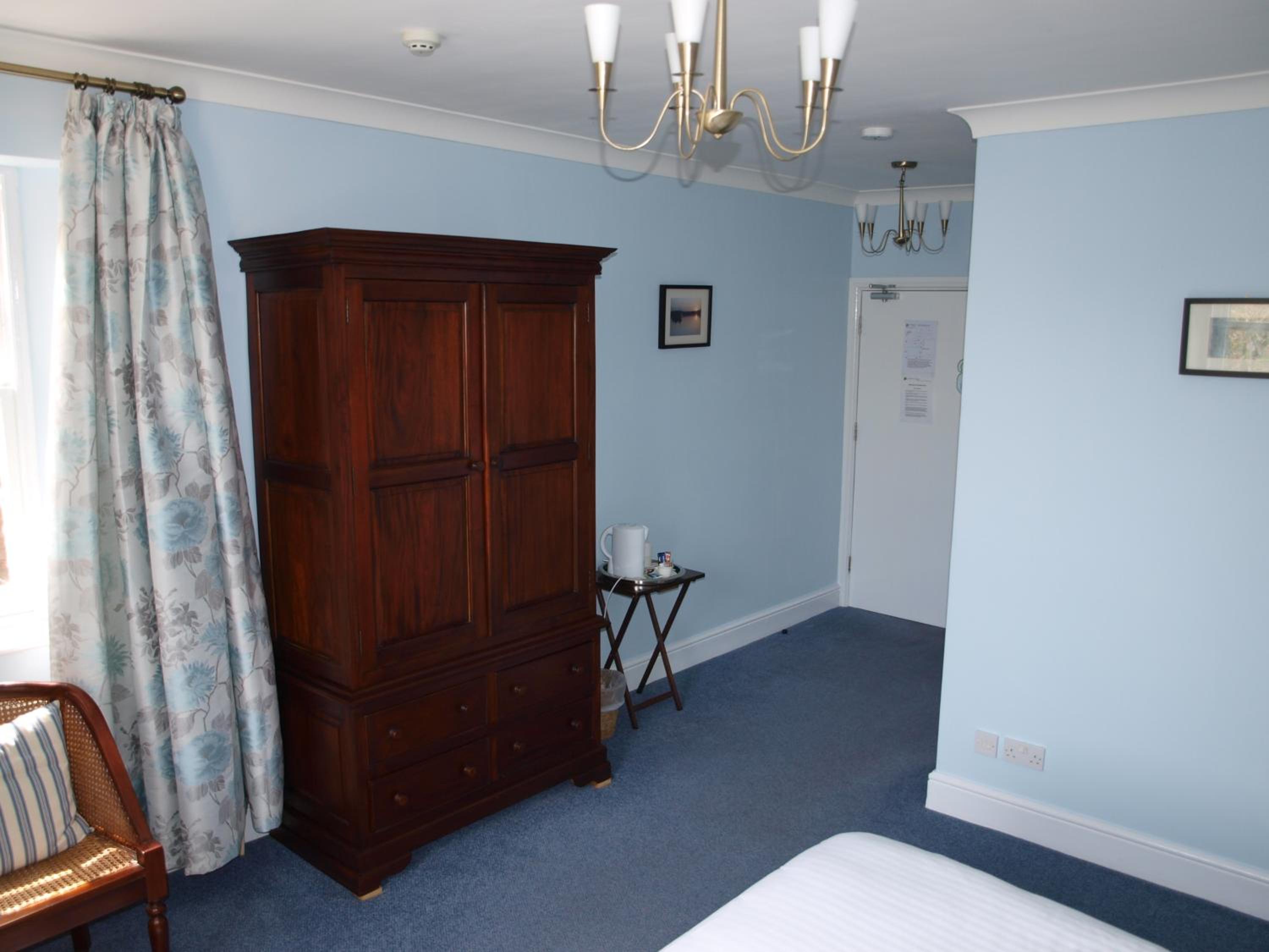 Double or Twin Room - Photo 3