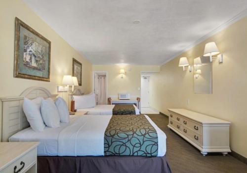 Studio Suite with Two Double Beds - Non-Smoking photo 2