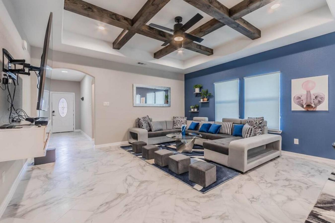 Four-Bedroom House - Photo 23