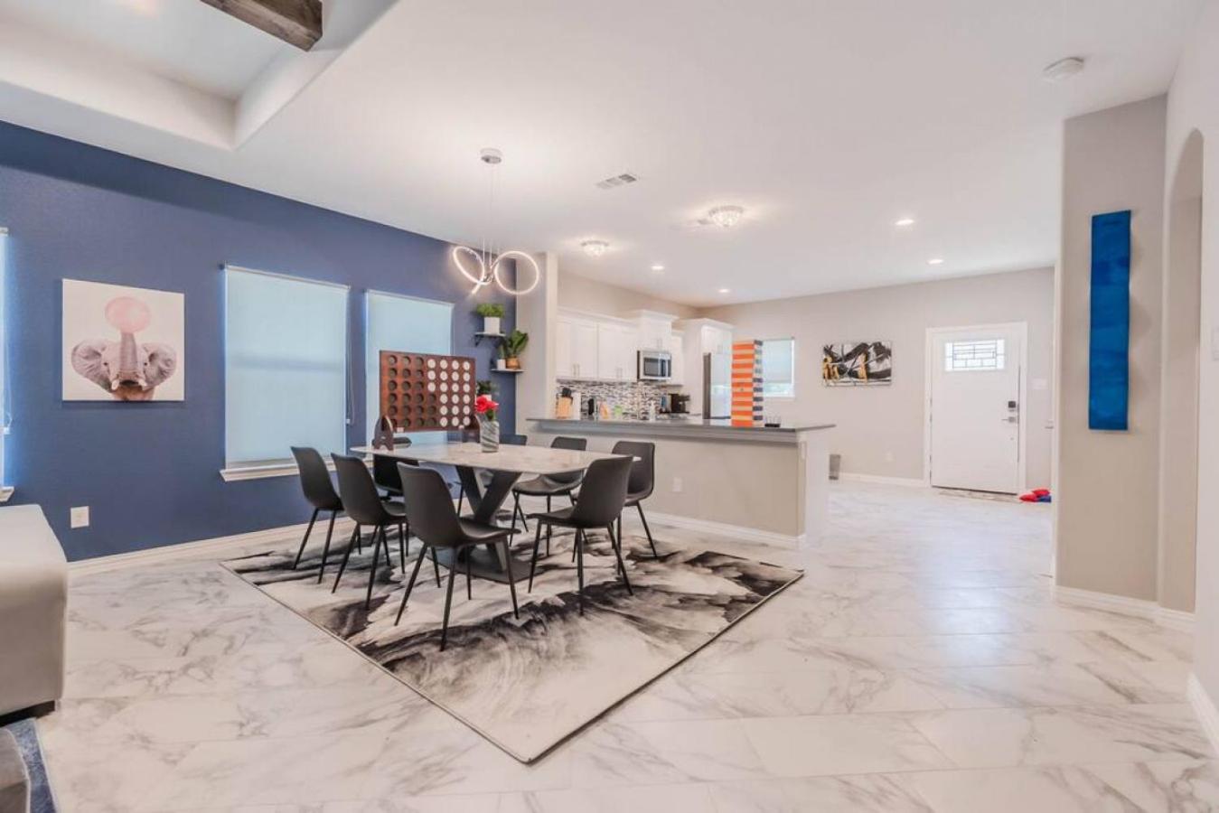 Four-Bedroom House - Photo 22
