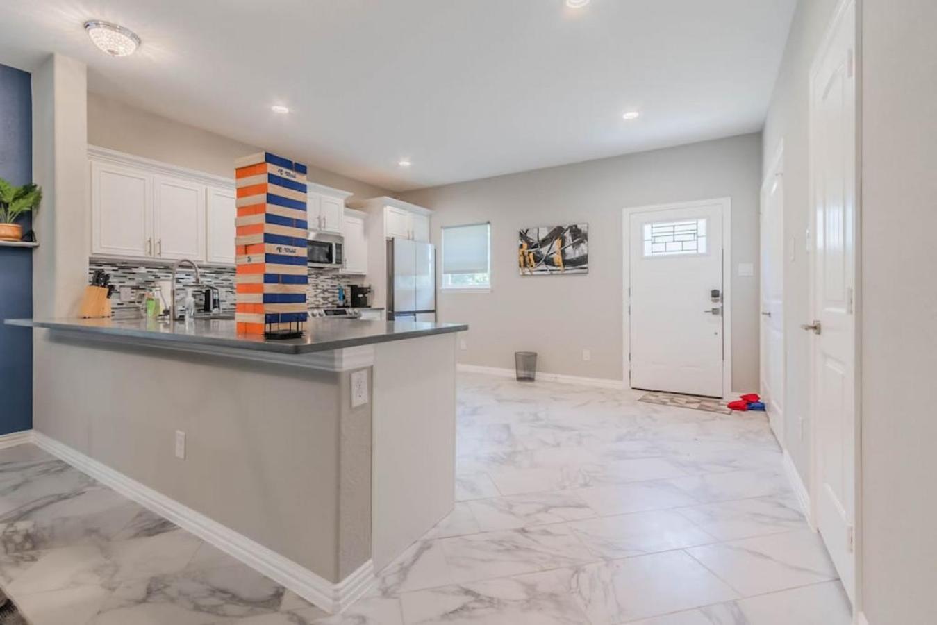 Four-Bedroom House - Photo 9