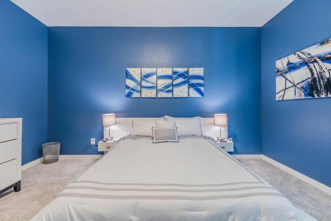 Four-Bedroom House - Photo 4