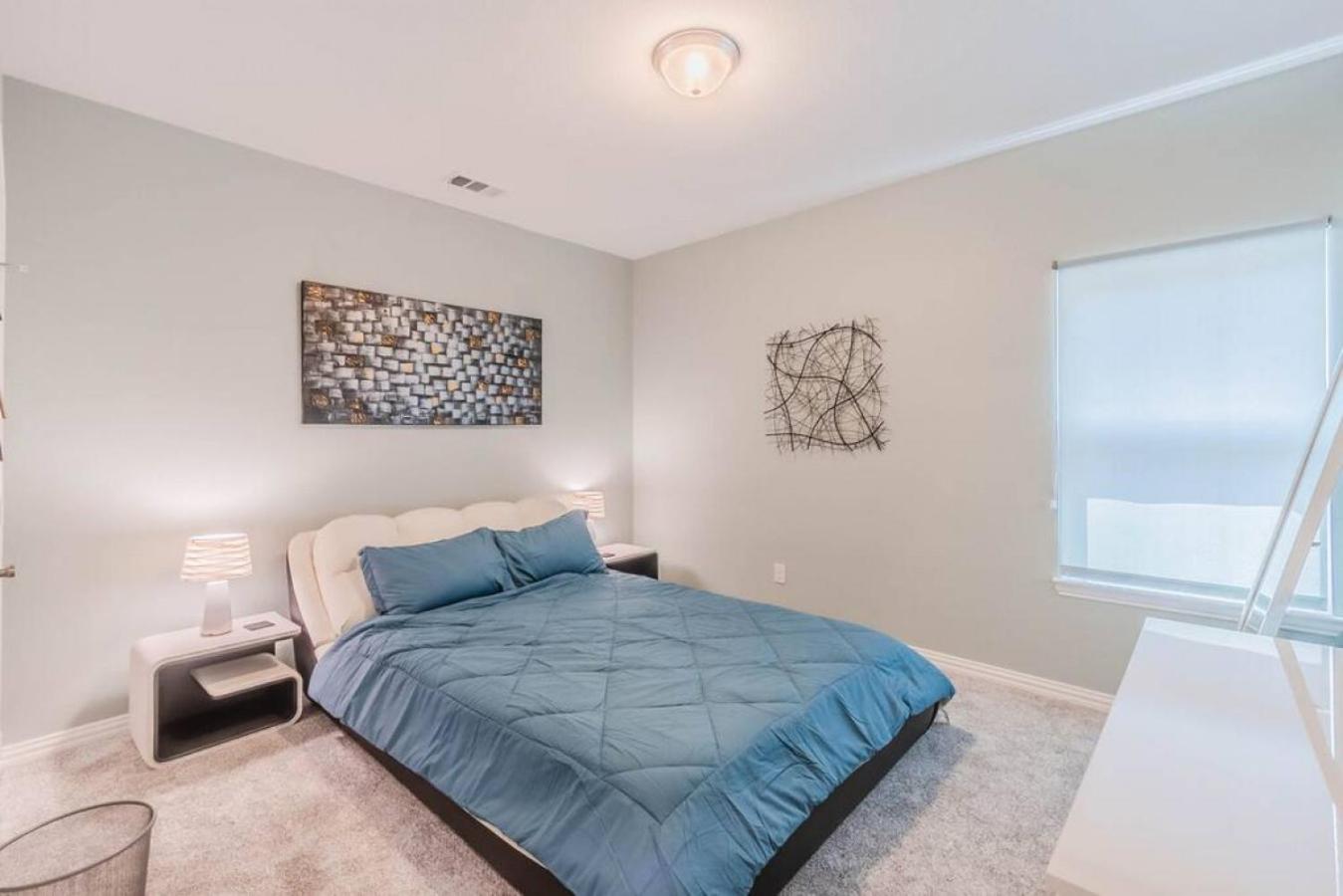 Four-Bedroom House - Photo 17