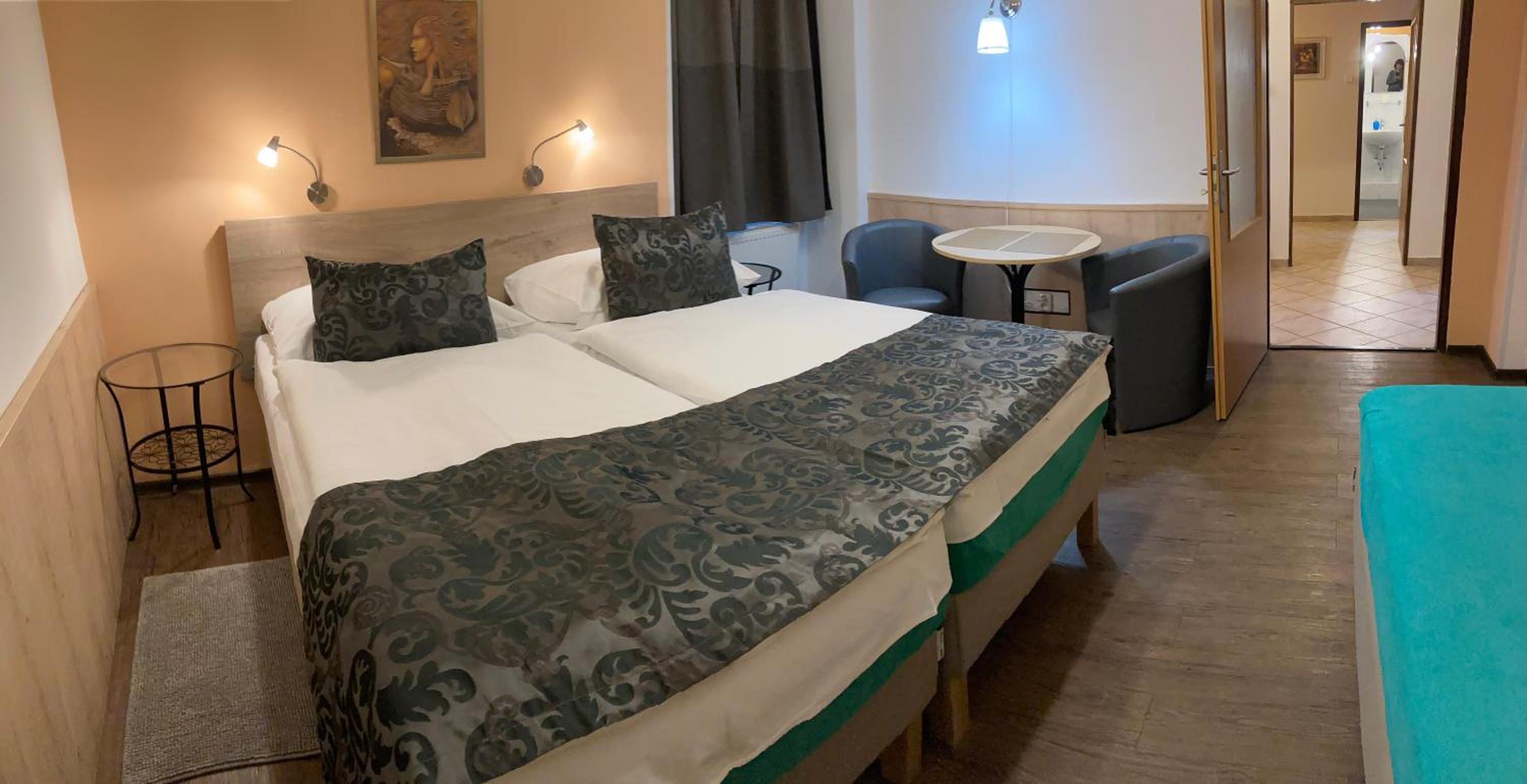 One-Bedroom Apartment with an Extra Bed