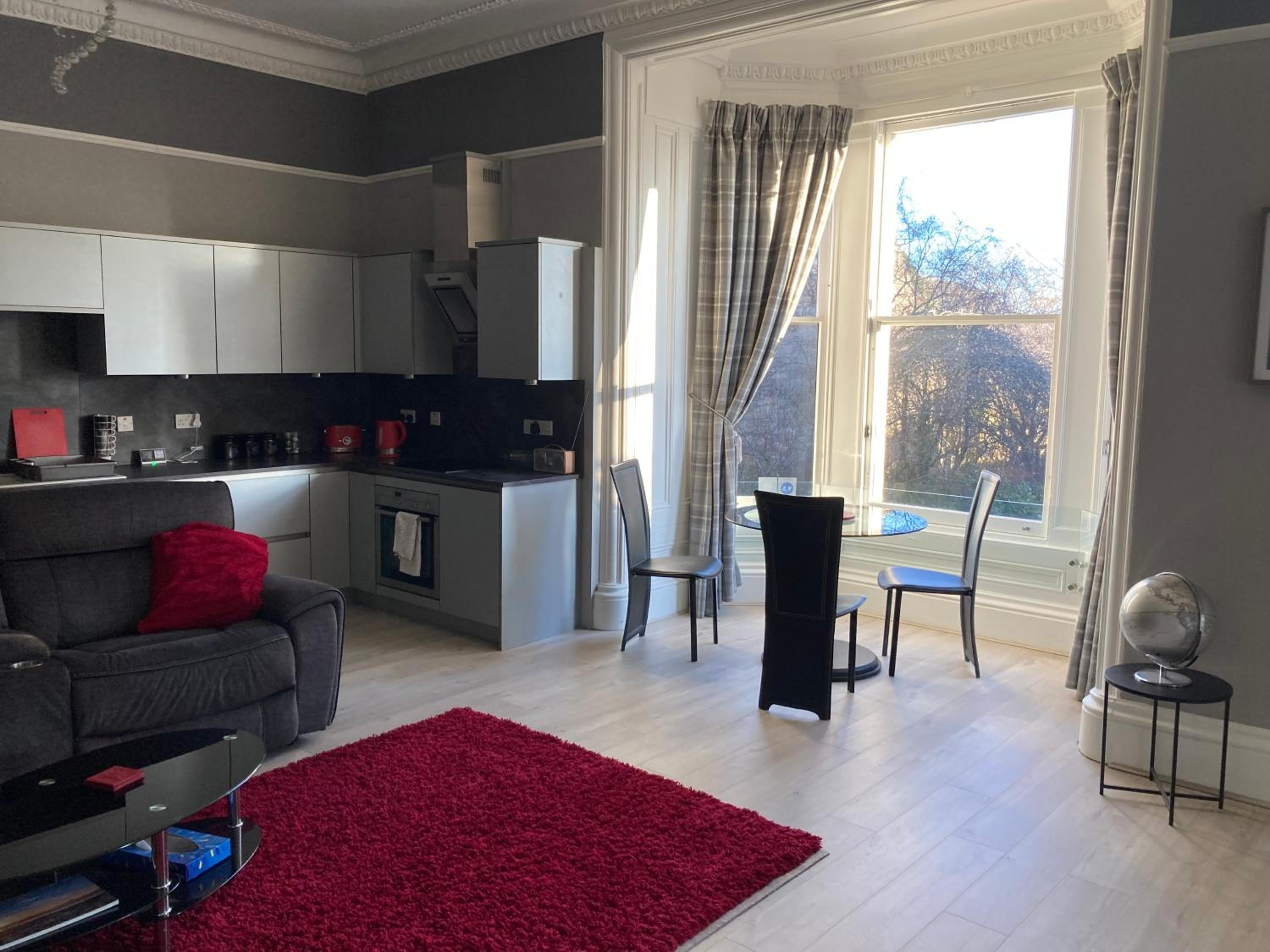 Apartment photo 3