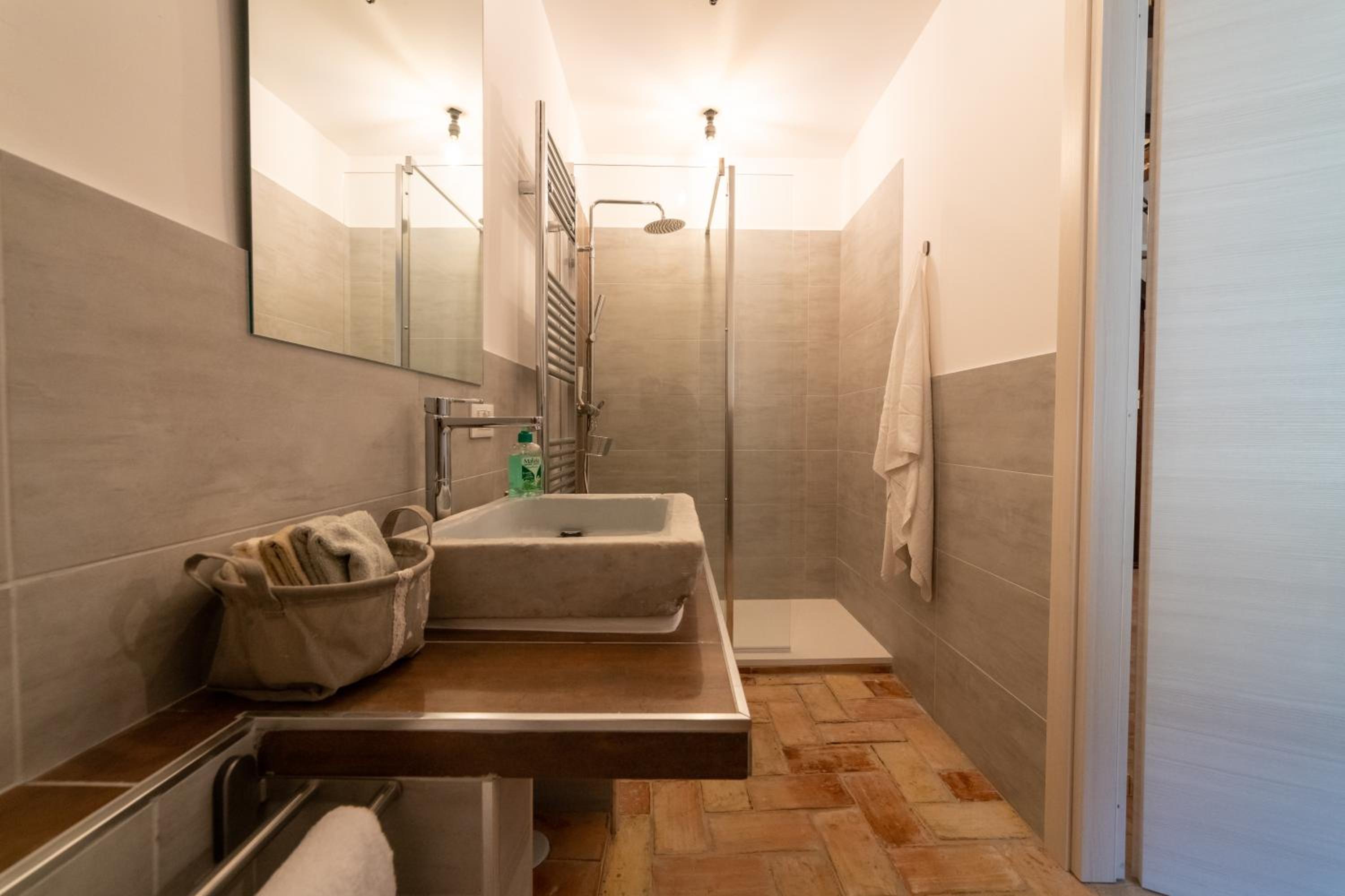 Quadruple Room with Private Bathroom photo 2