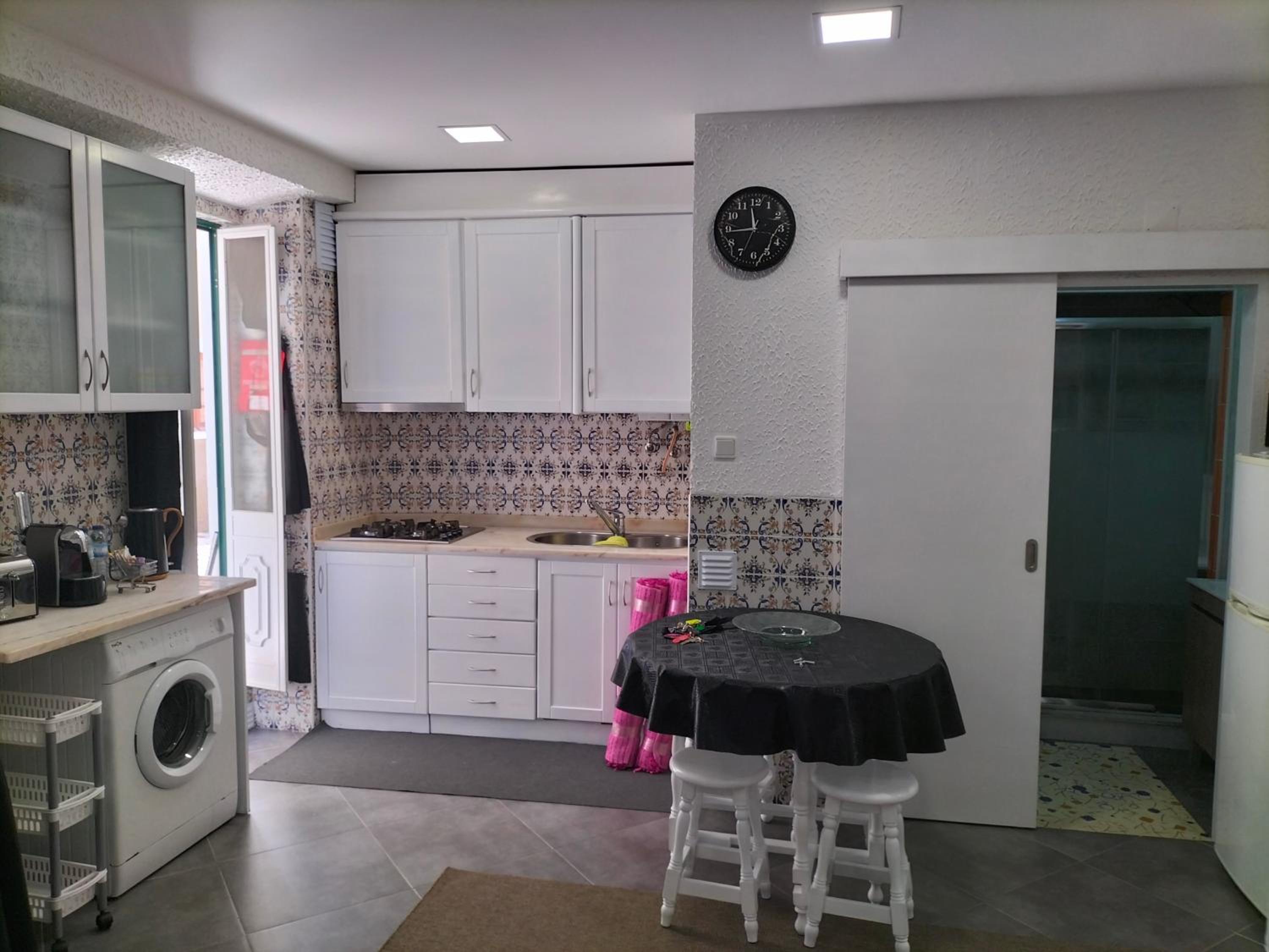 One-Bedroom House - Photo 16