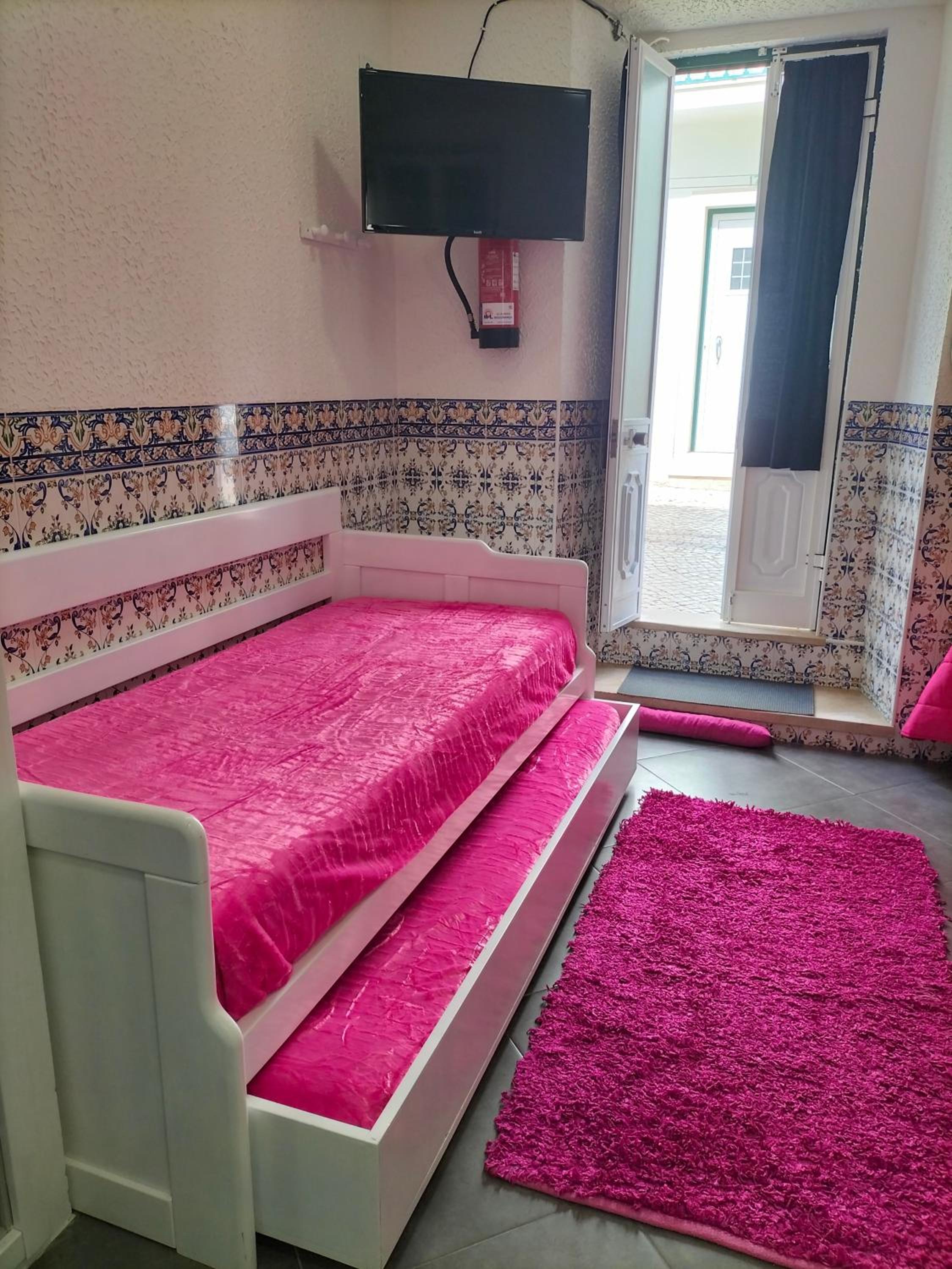 One-Bedroom House - Photo 32