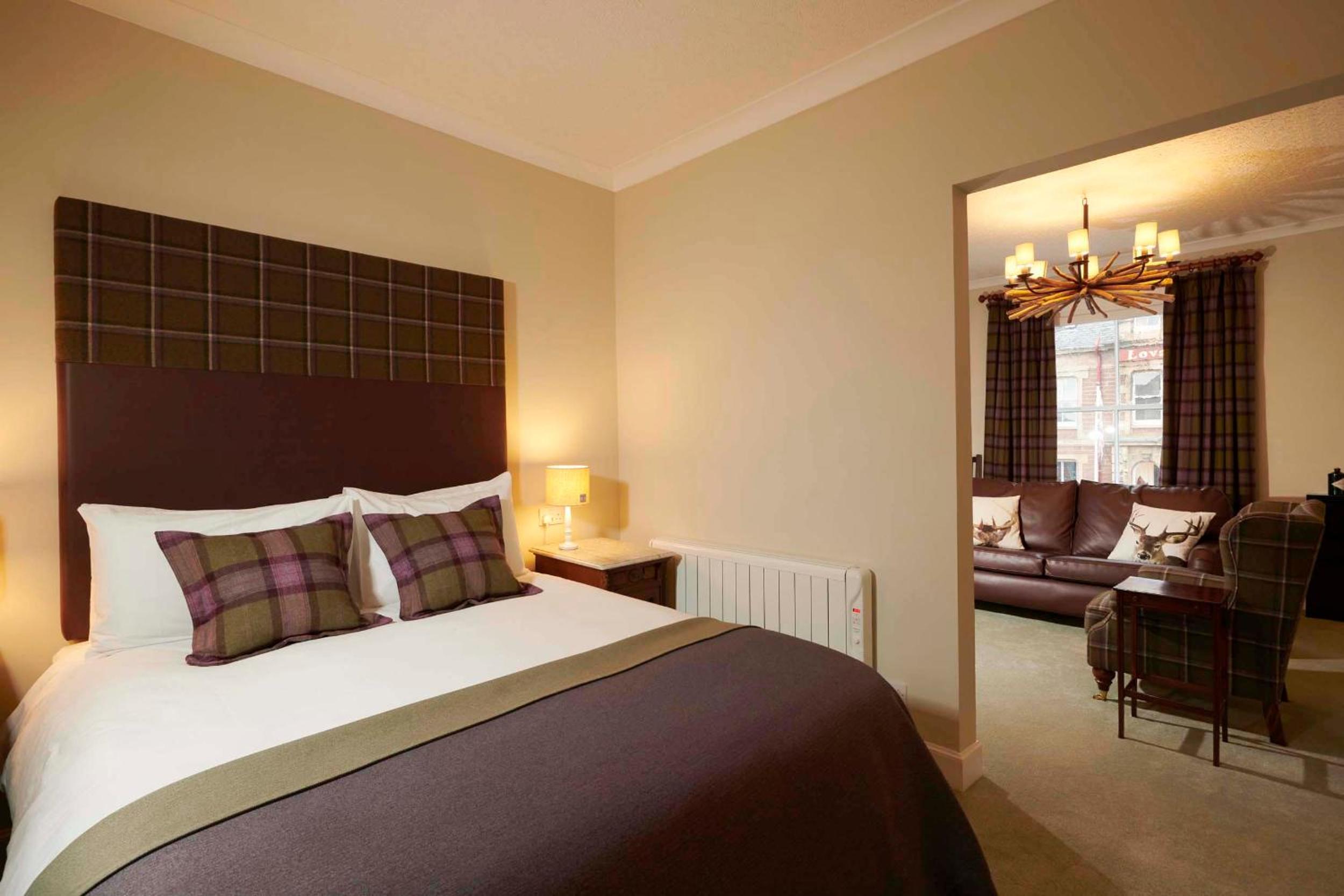 Deluxe Queen Suite - Photo 1