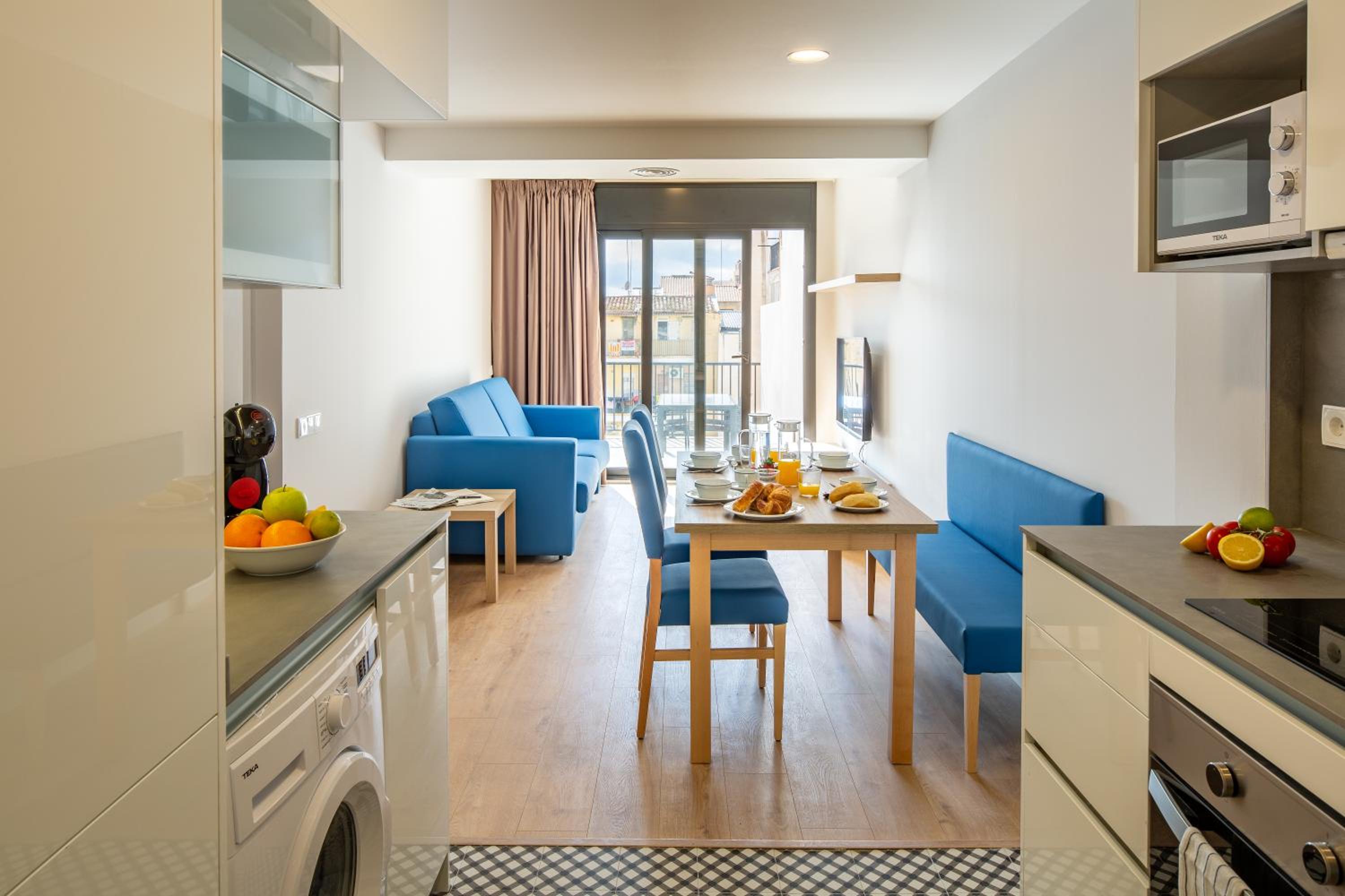 Apartment with Terrace photo 2