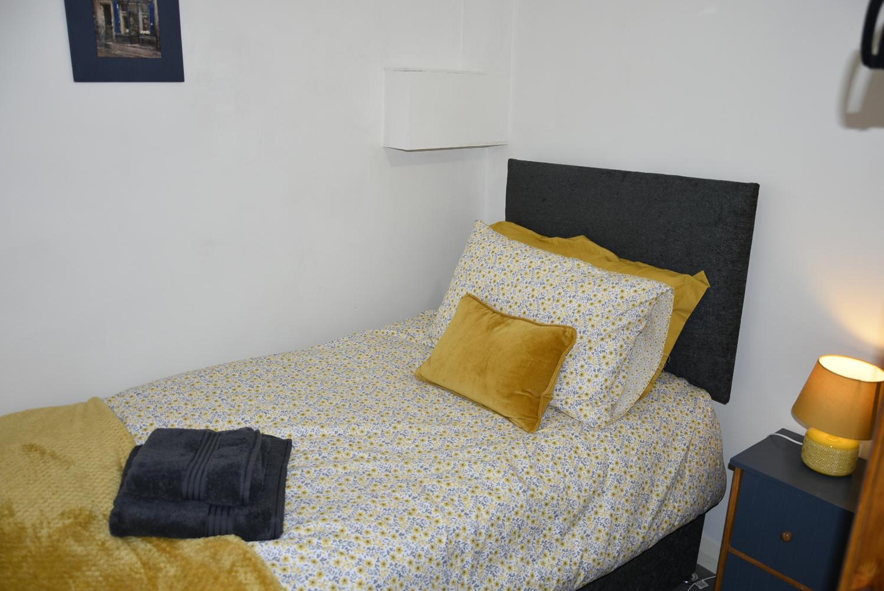 Two-Bedroom House photo 3