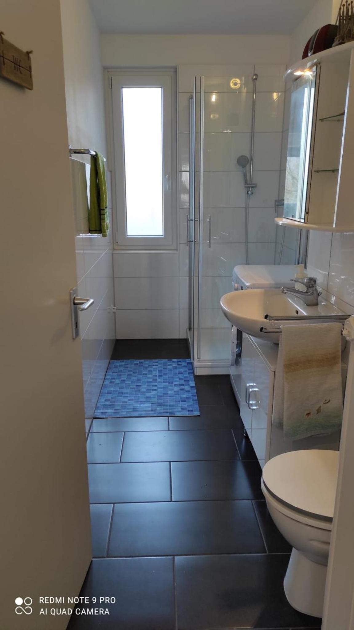 One-Bedroom Apartment - Photo 2
