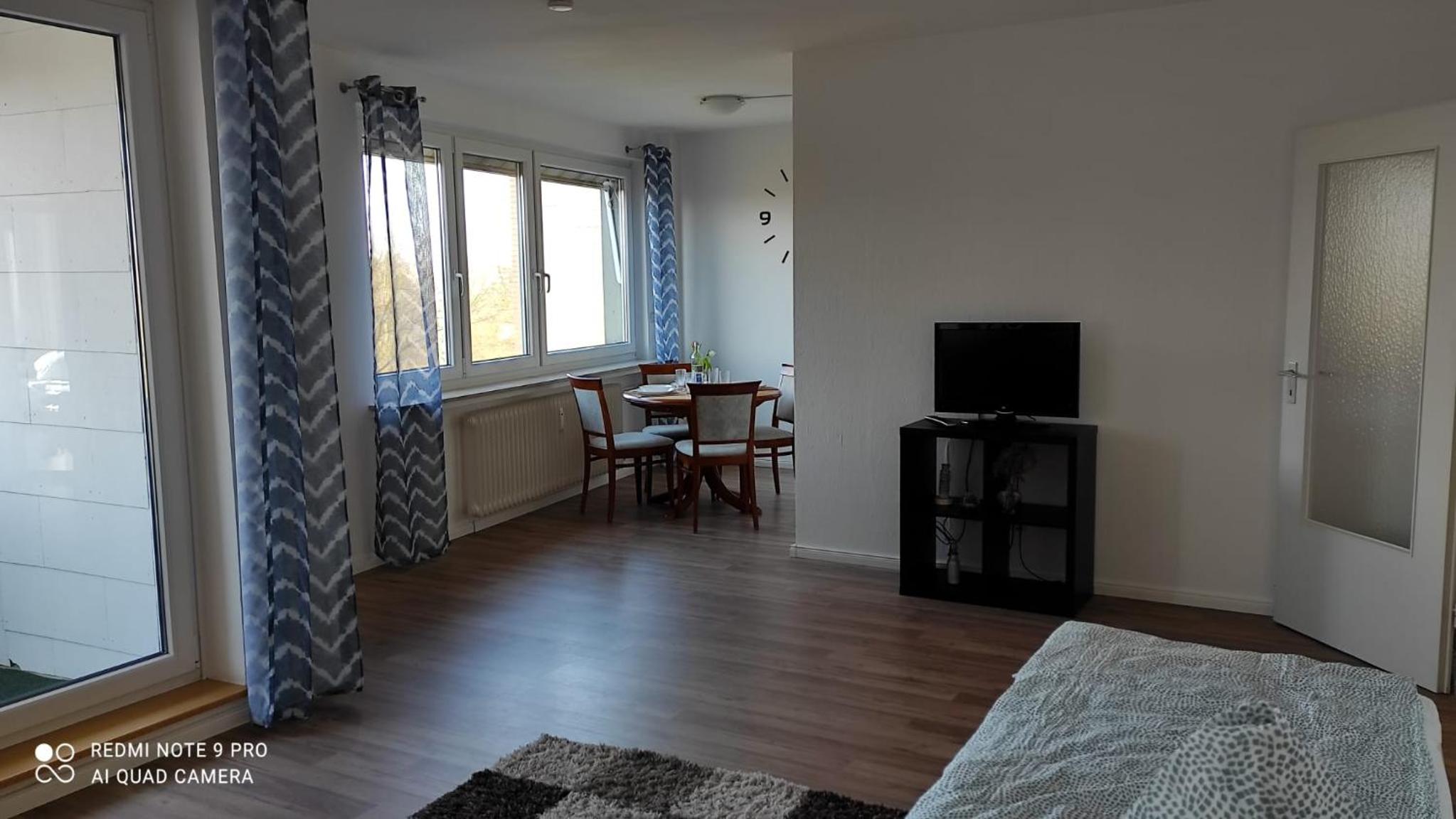 One-Bedroom Apartment - Photo 5