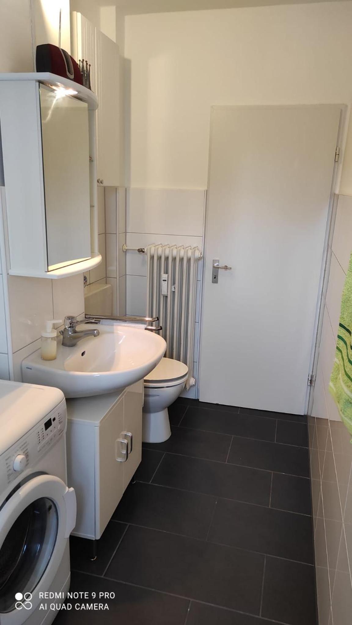 One-Bedroom Apartment - Photo 16