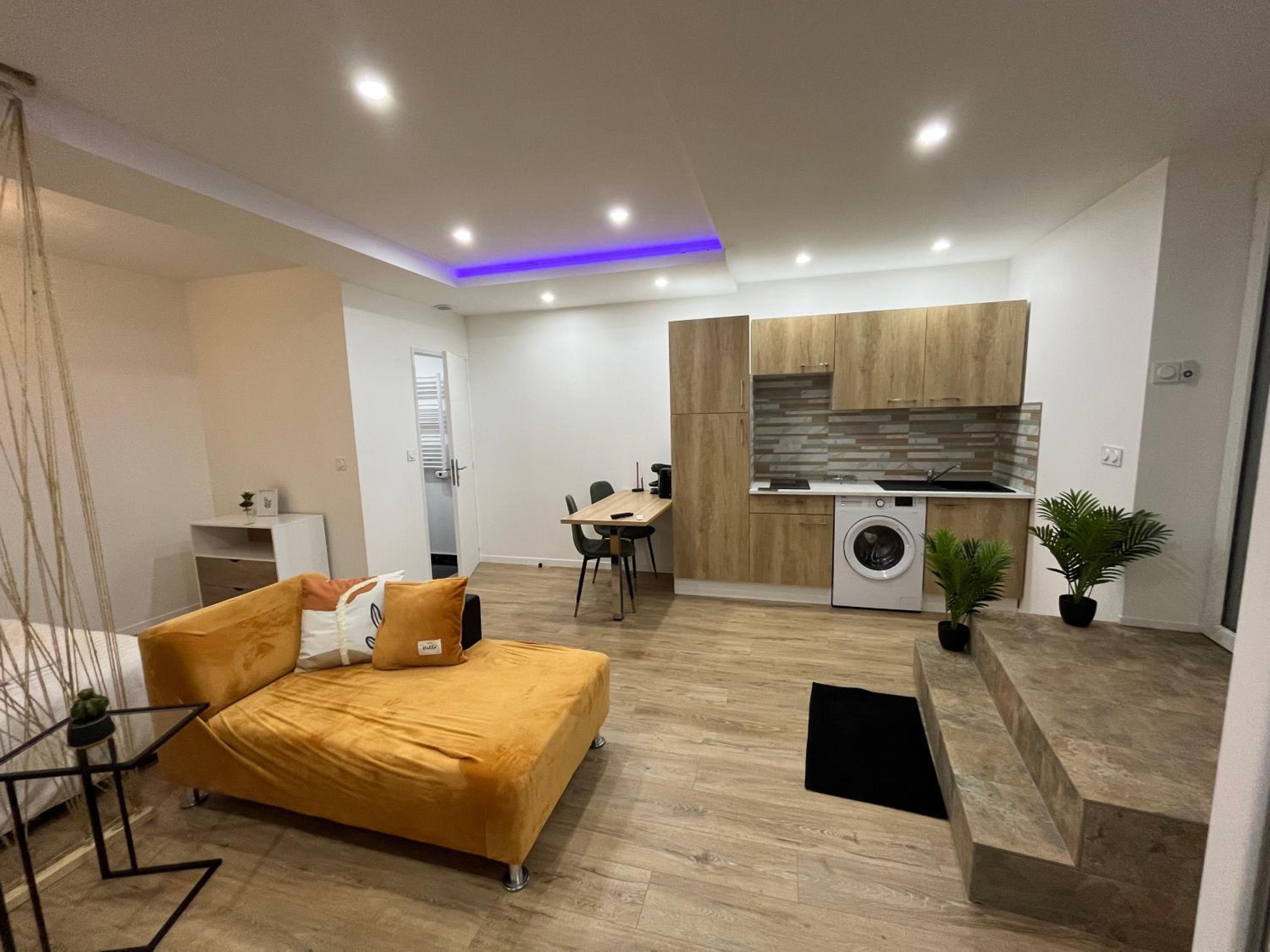 One-Bedroom Apartment