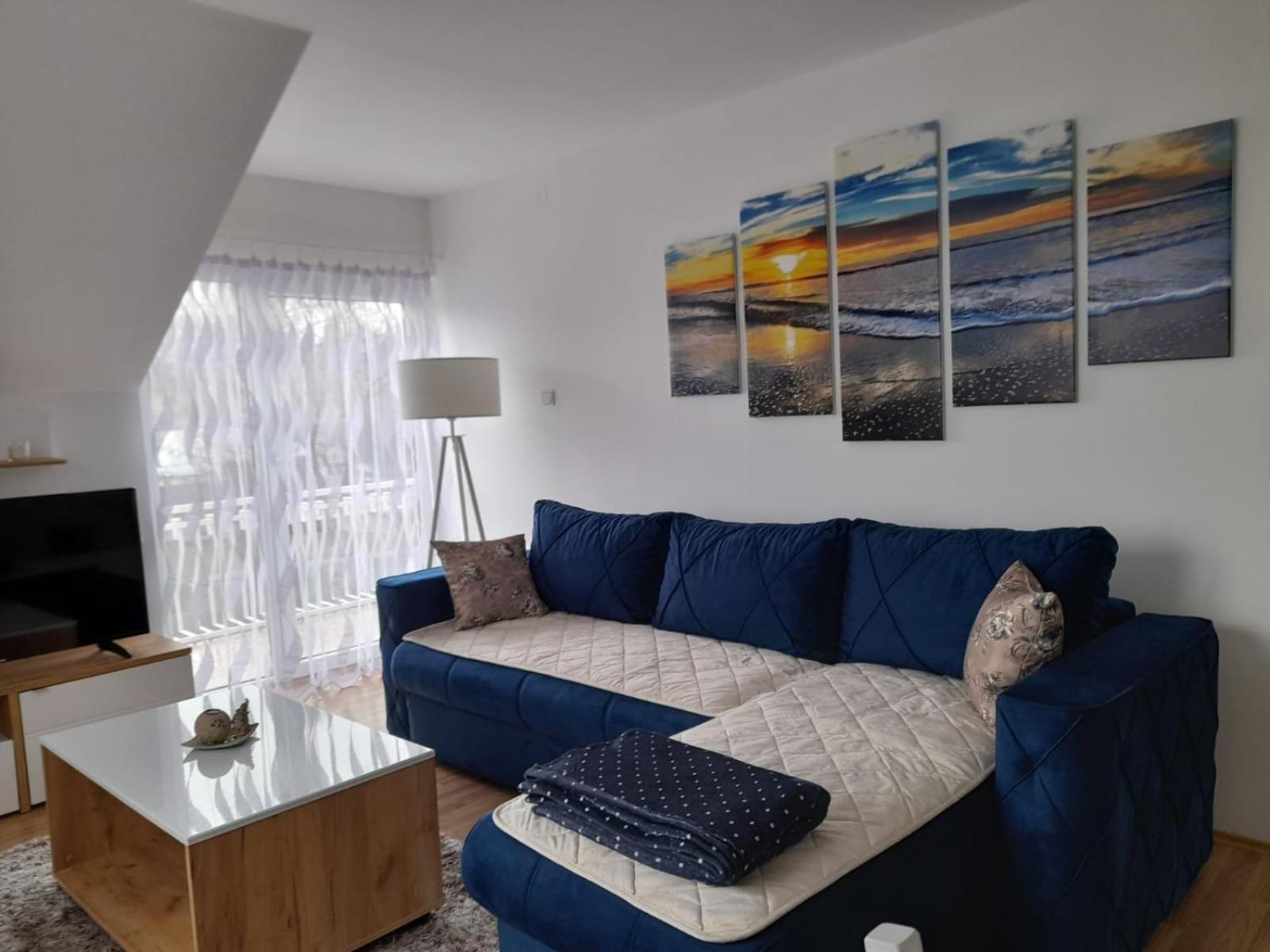 One-Bedroom Apartment photo 1