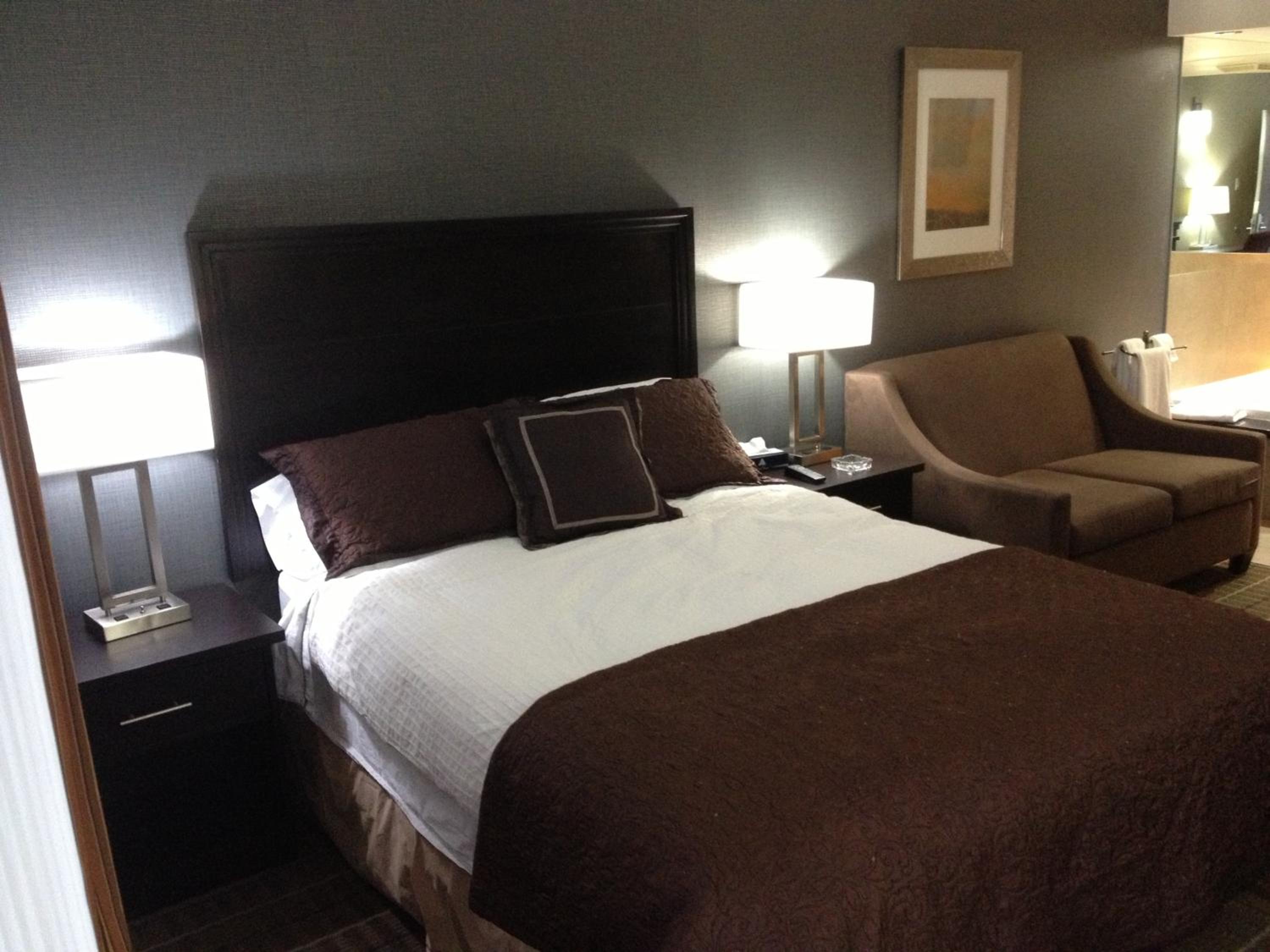 Honeymoon Suite - Photo 1