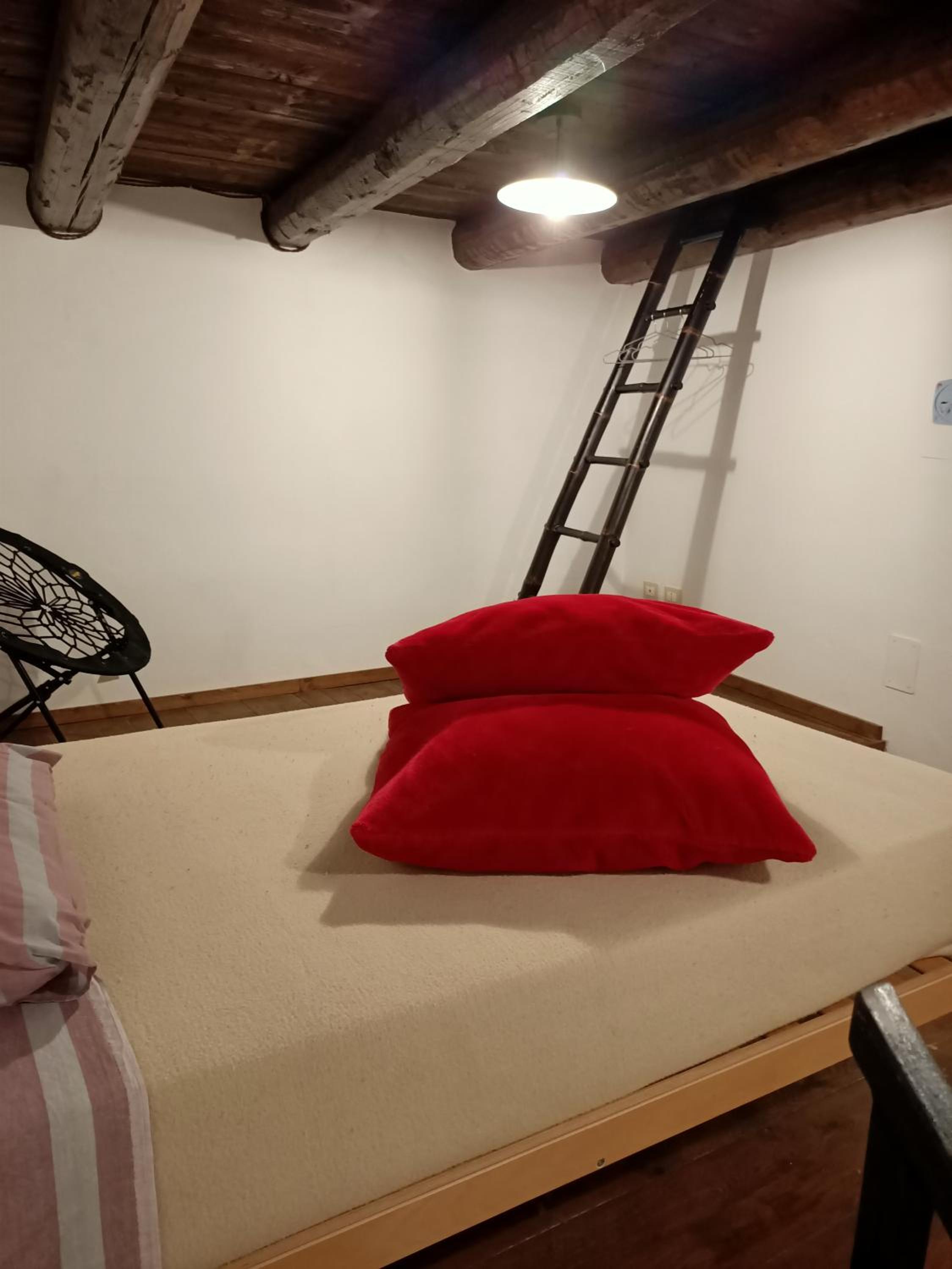 Deluxe Room (2 Adults + 1 Child) - Photo 15