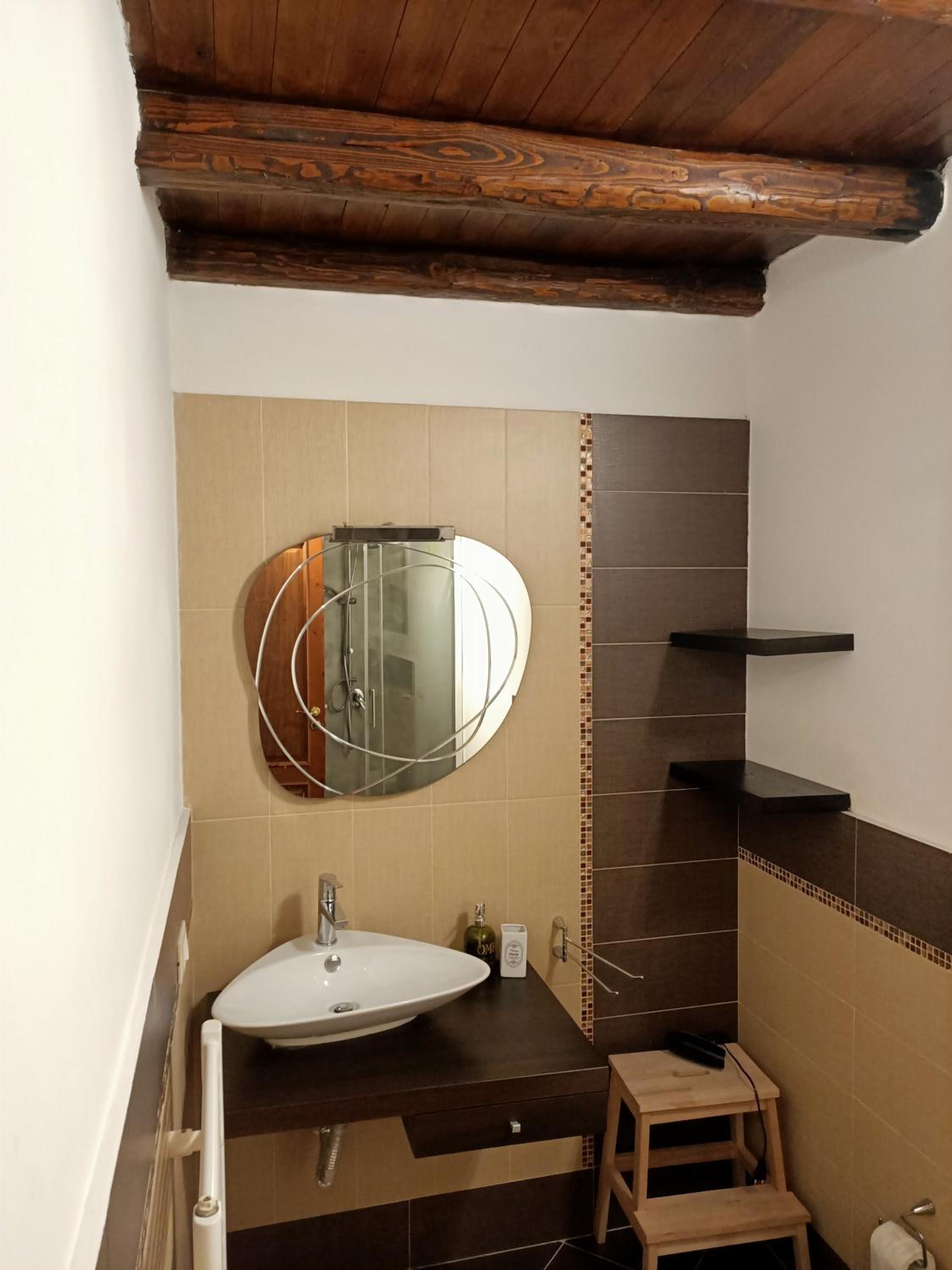 Deluxe Room (2 Adults + 1 Child) - Photo 6