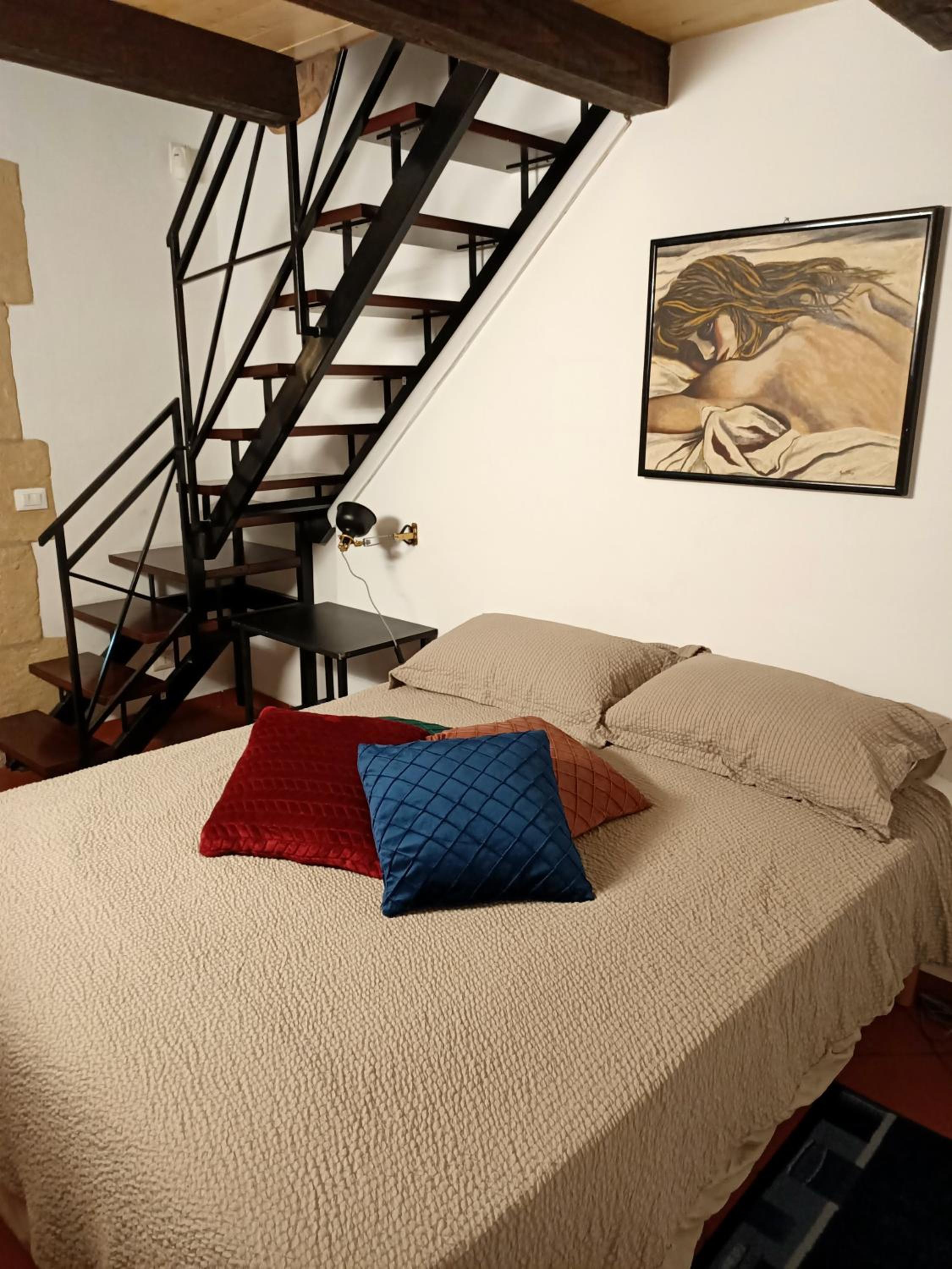 Deluxe Room (2 Adults + 1 Child) - Photo 1