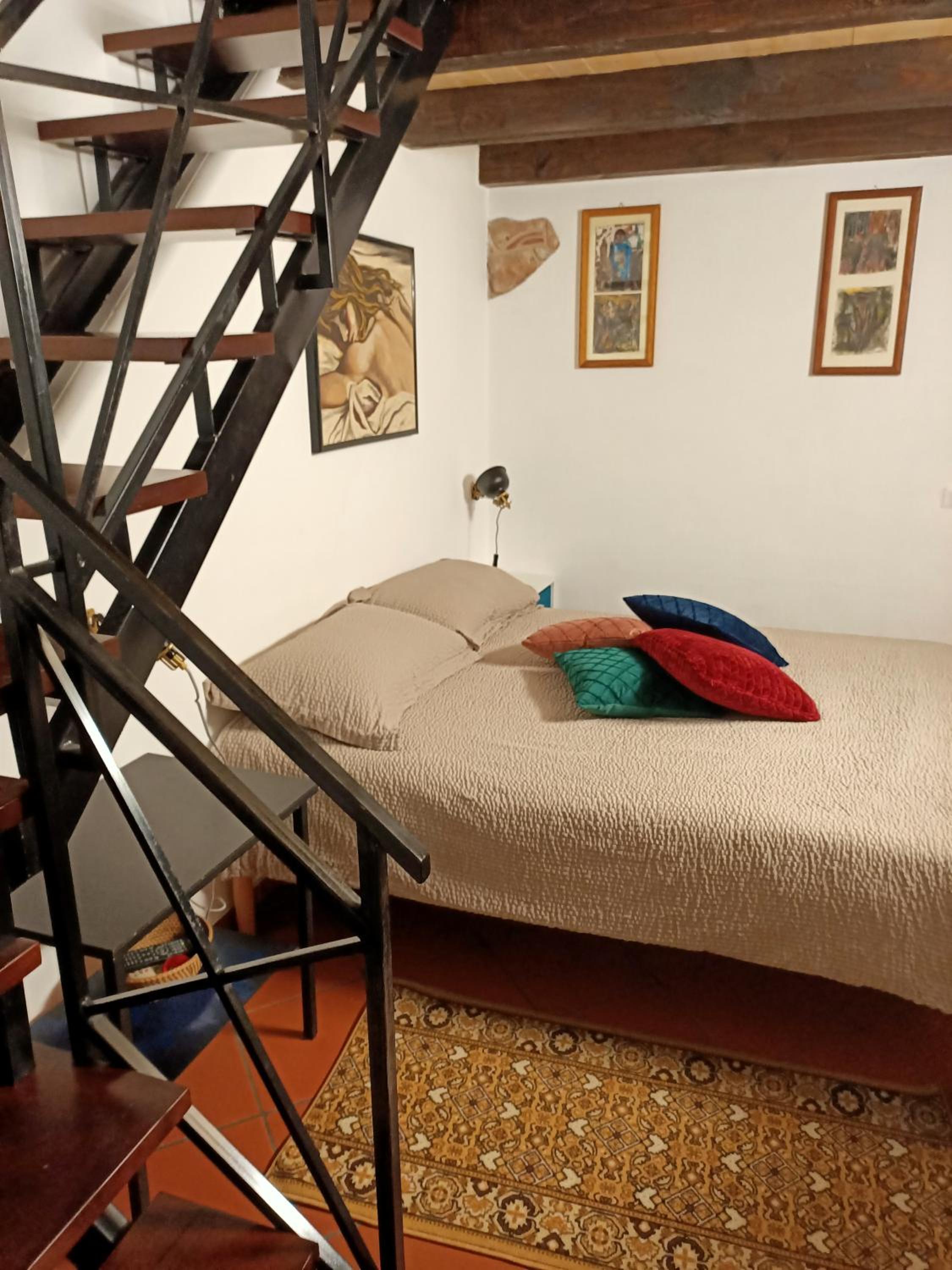 Deluxe Room (2 Adults + 1 Child) - Photo 3