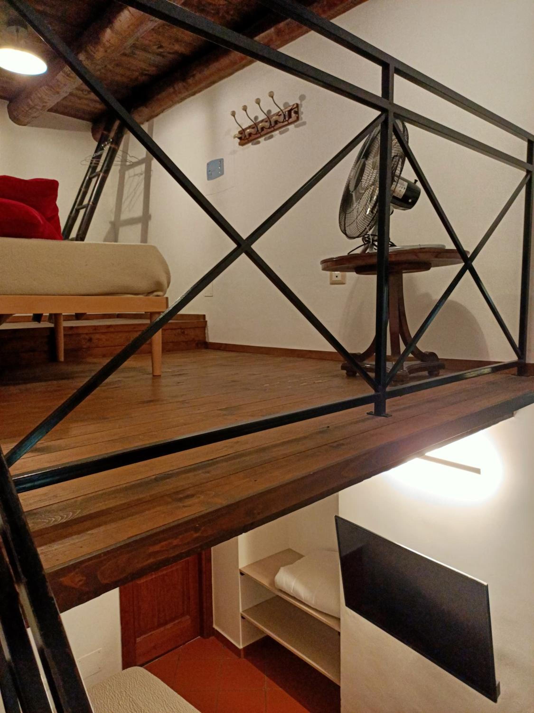 Deluxe Room (2 Adults + 1 Child) - Photo 12