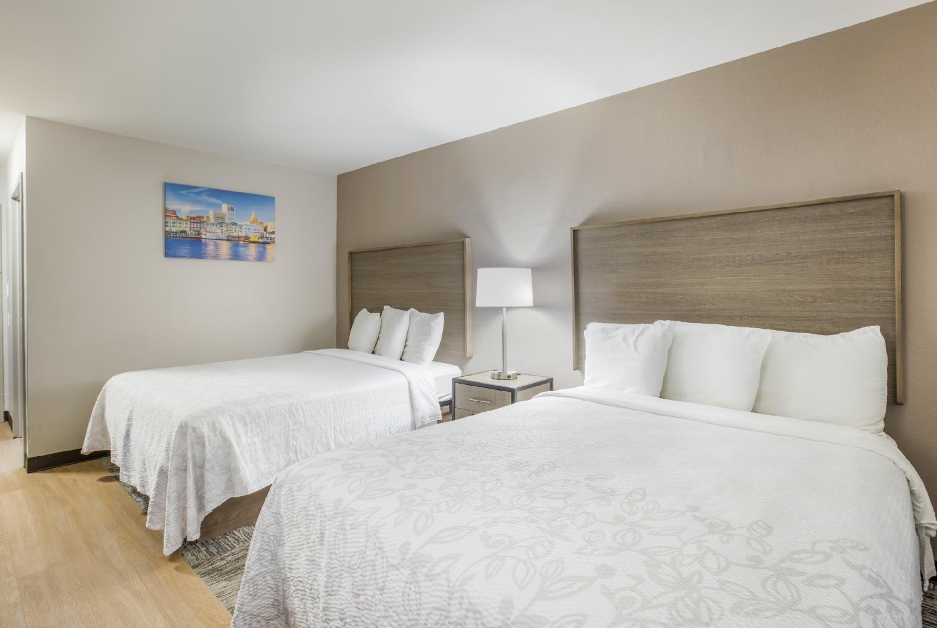 Deluxe Room with 2 Queen Beds Smoke Free - Photo 1