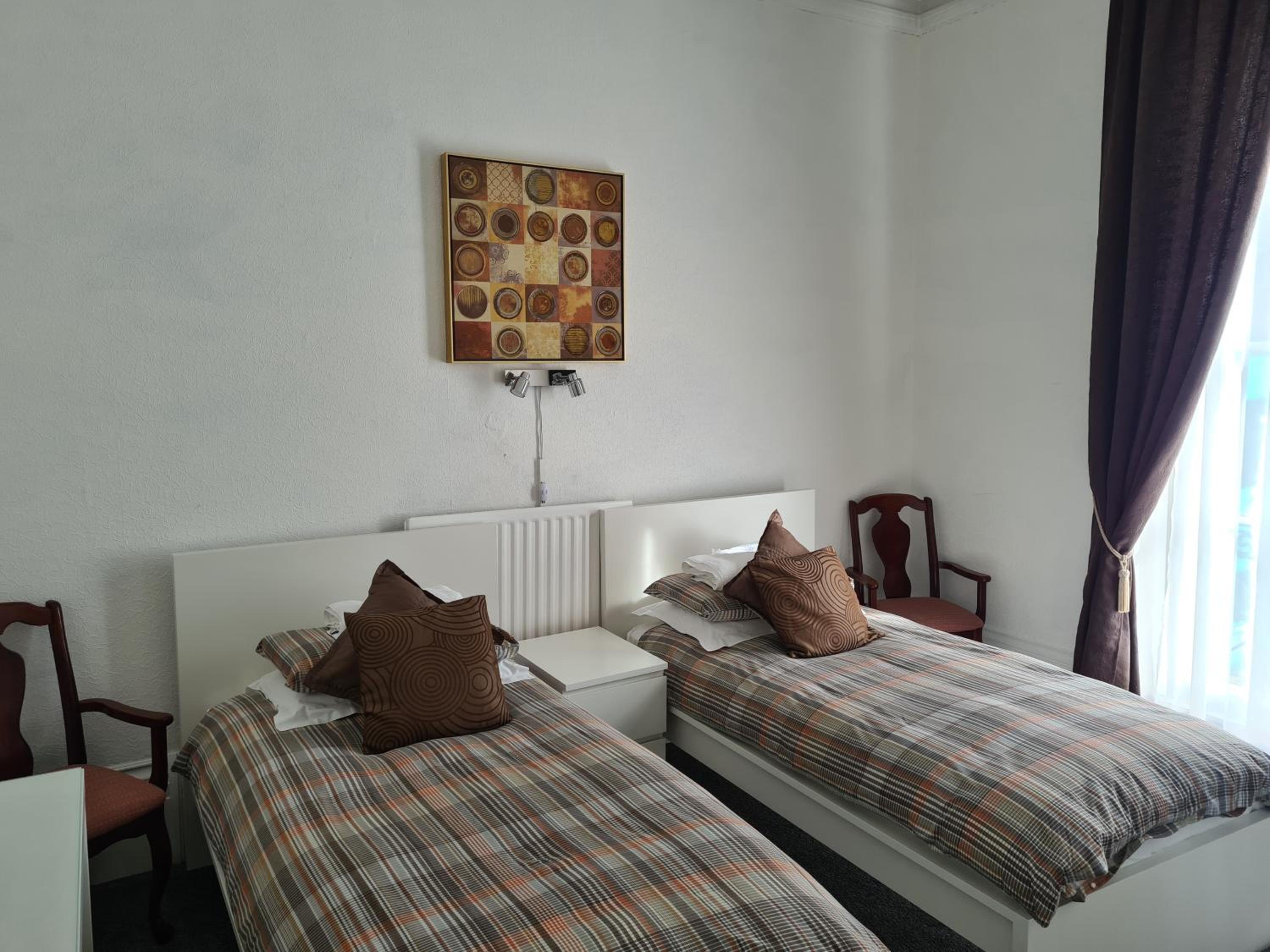 Twin Room with Shower