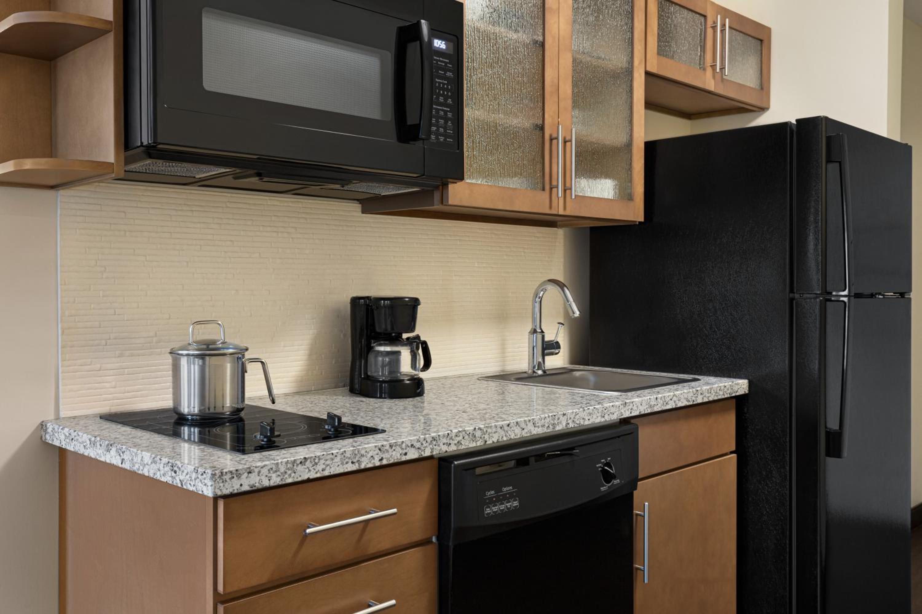 King Studio Suite - Photo 6