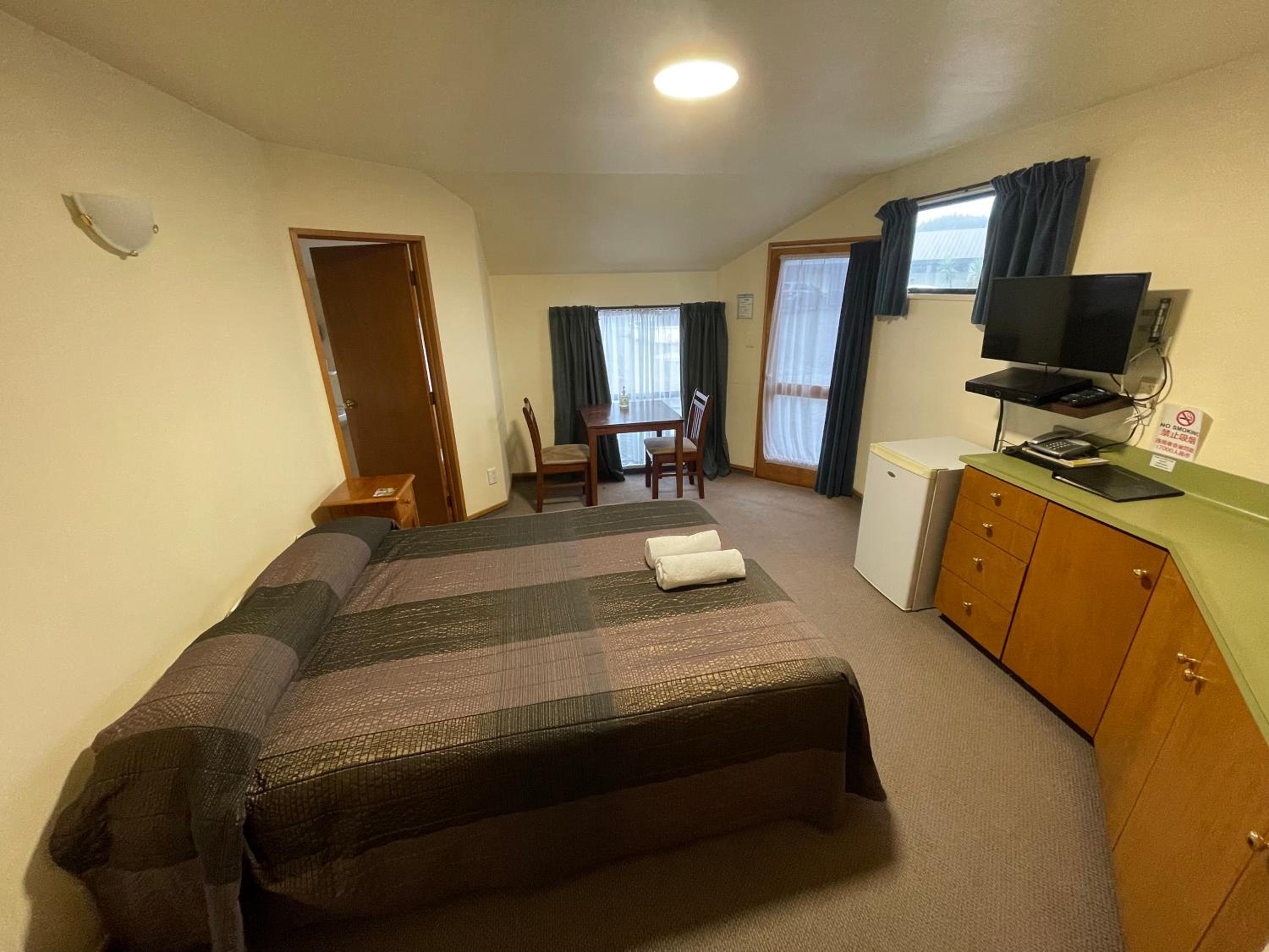 Standard Queen Room - Photo 2