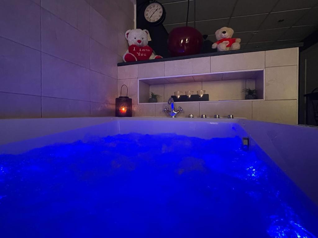 Apartment with Sauna and Jacuzzi - Photo 2