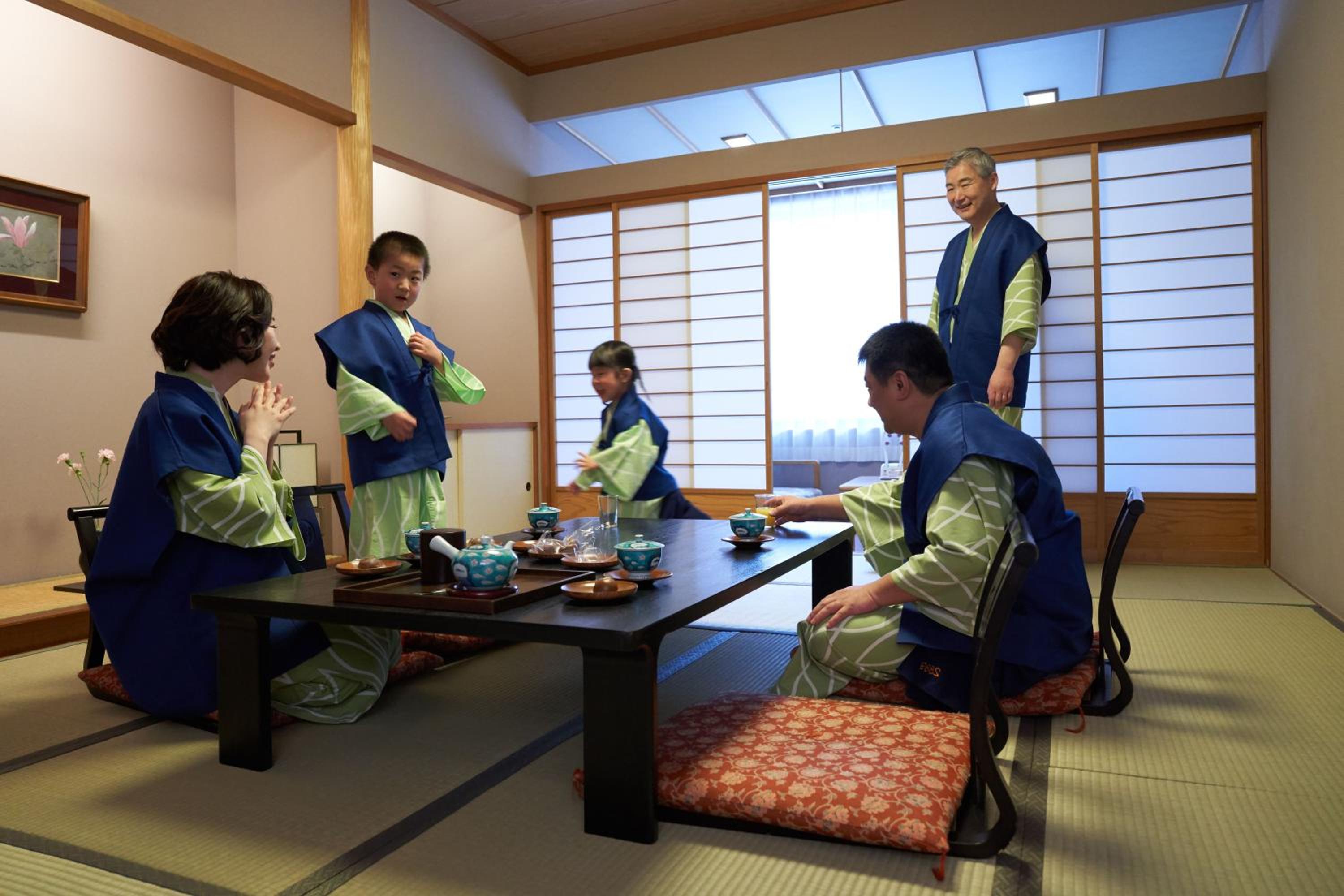 Deluxe Japanese-Style Room - Non-Smoking(Main Bld) - Breakfast + Deluxe Kaiseki Dinner In Room - Photo 2