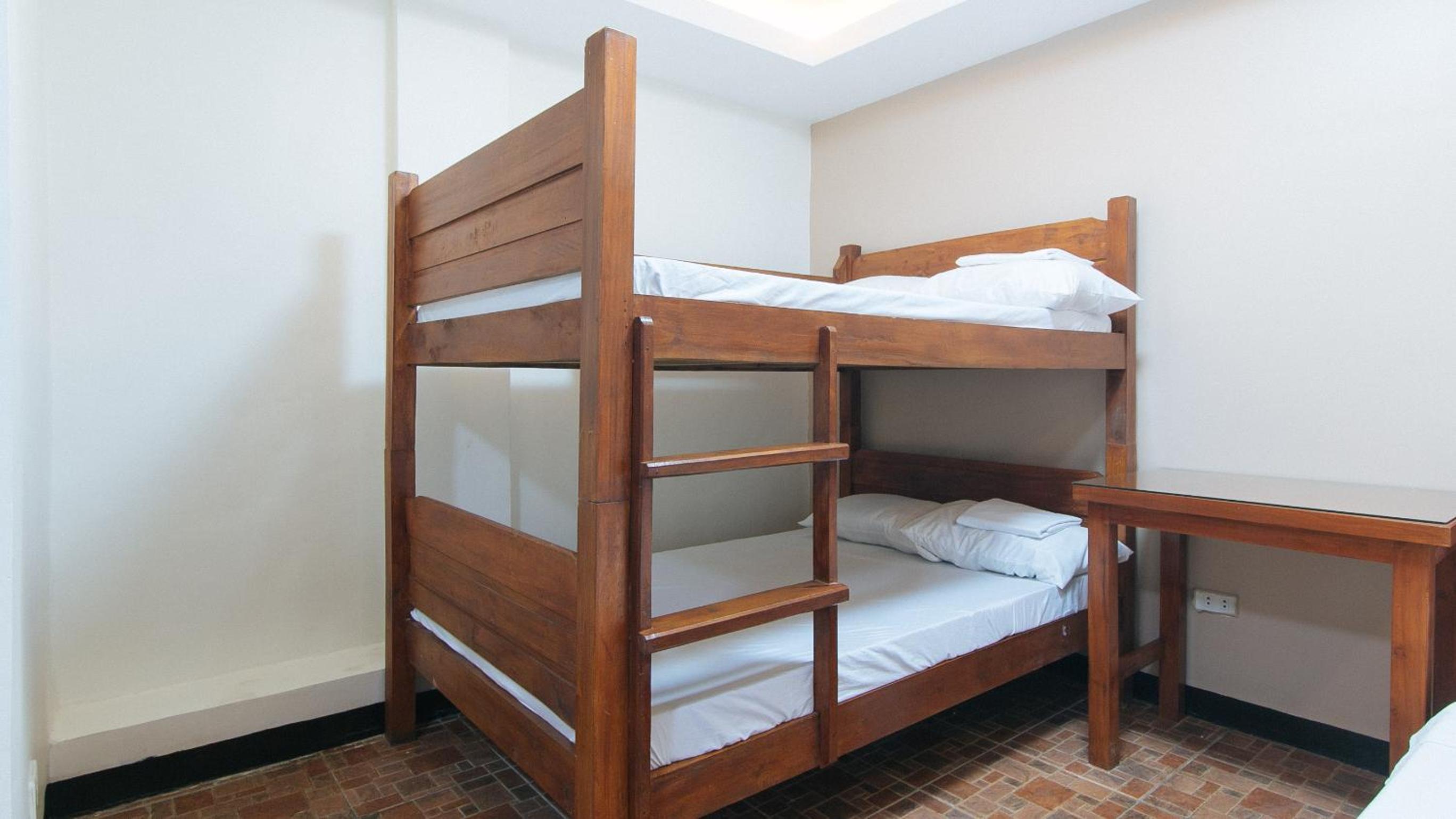 Studio Apartment - Photo 13
