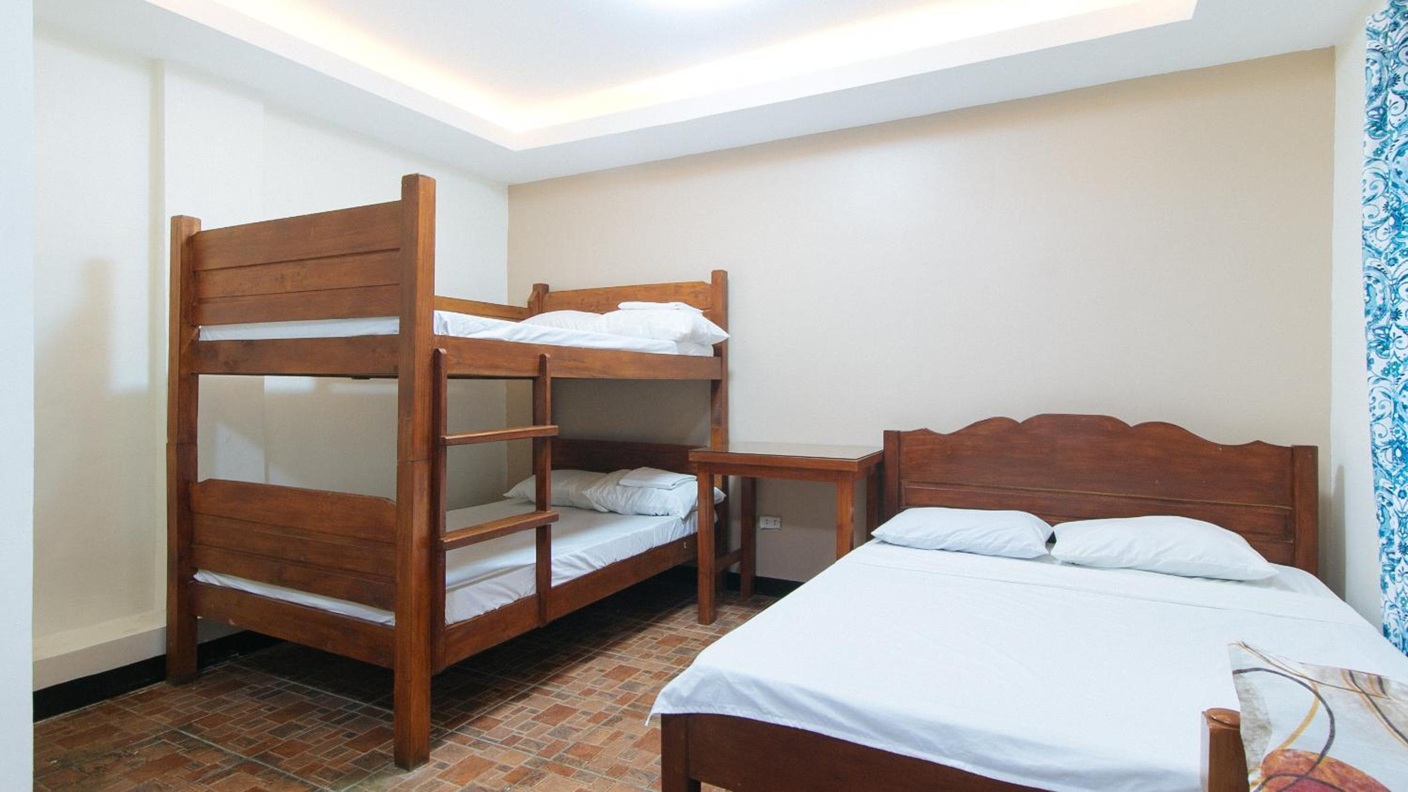 Studio Apartment - Photo 12