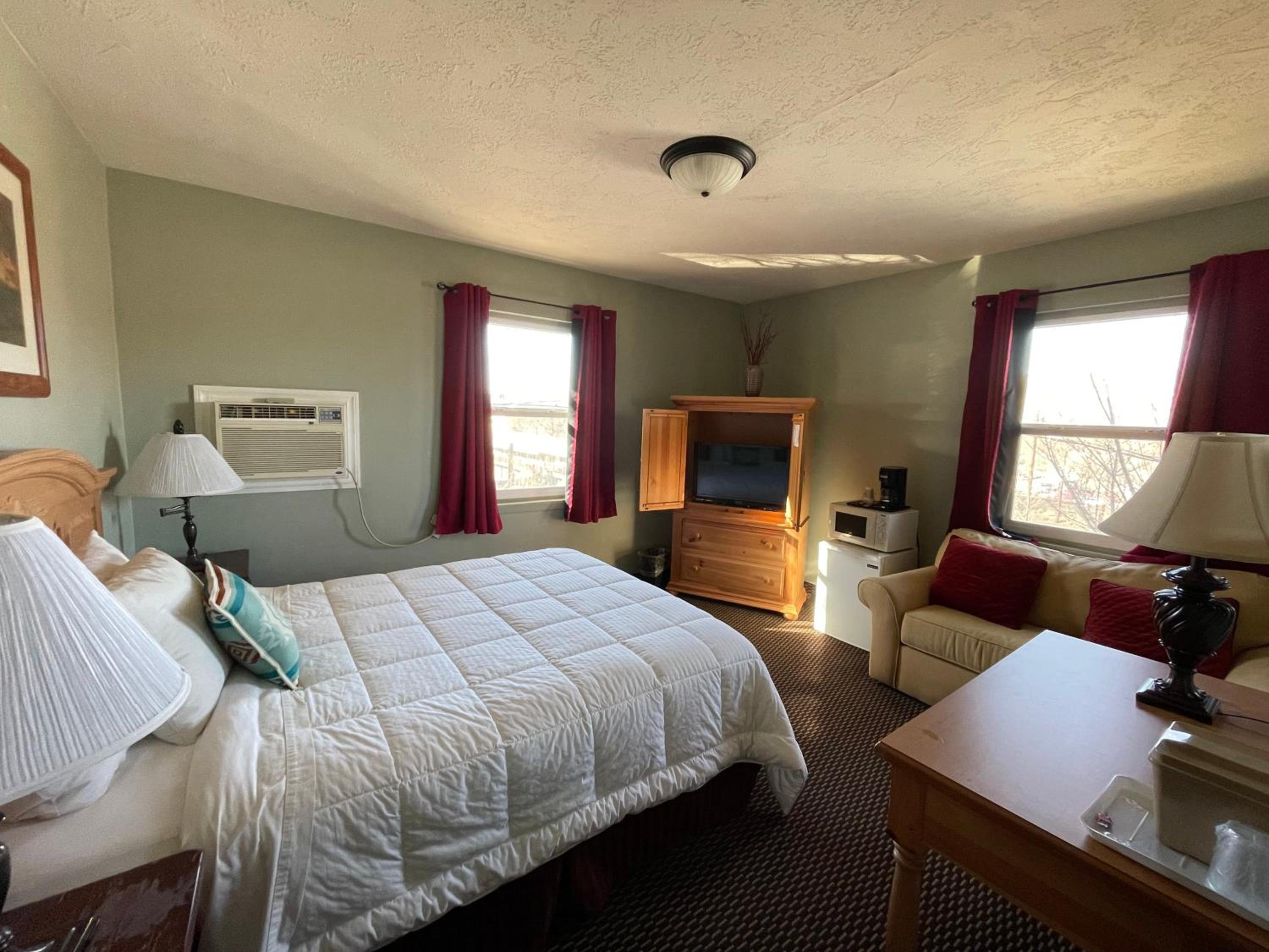 Queen Suite photo 1