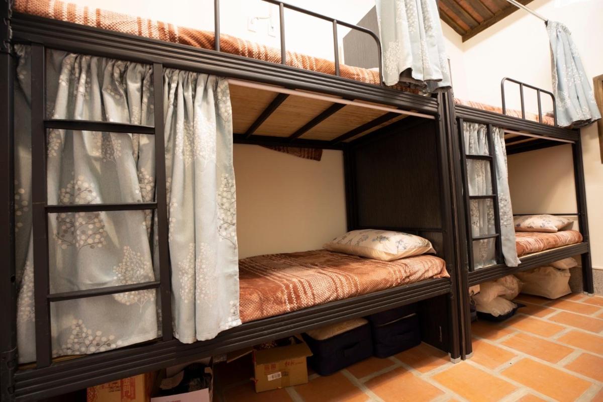 6-Bed Mixed Dormitory Room photo 2