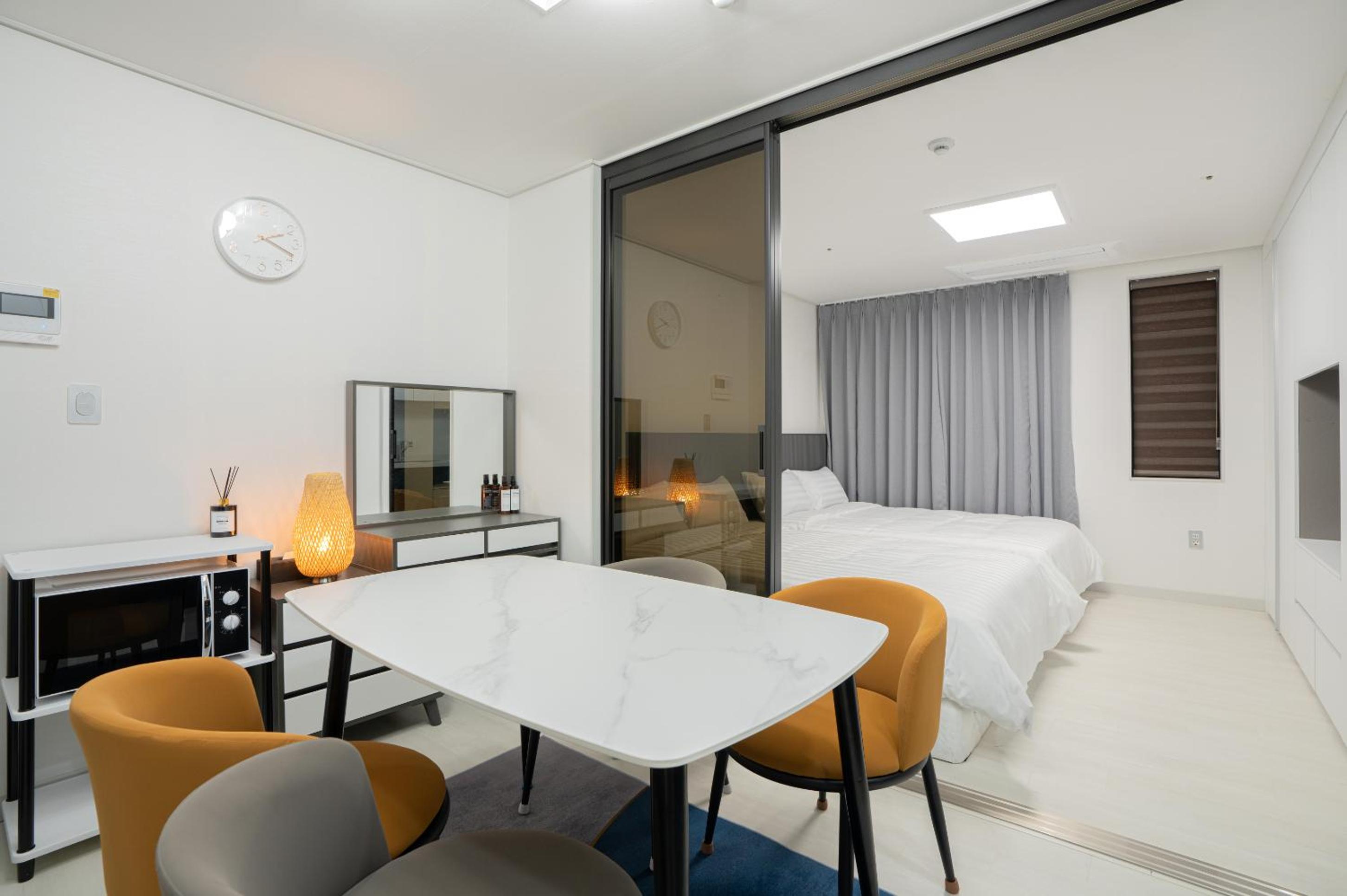 Double Room with Two Double Beds - Photo 5