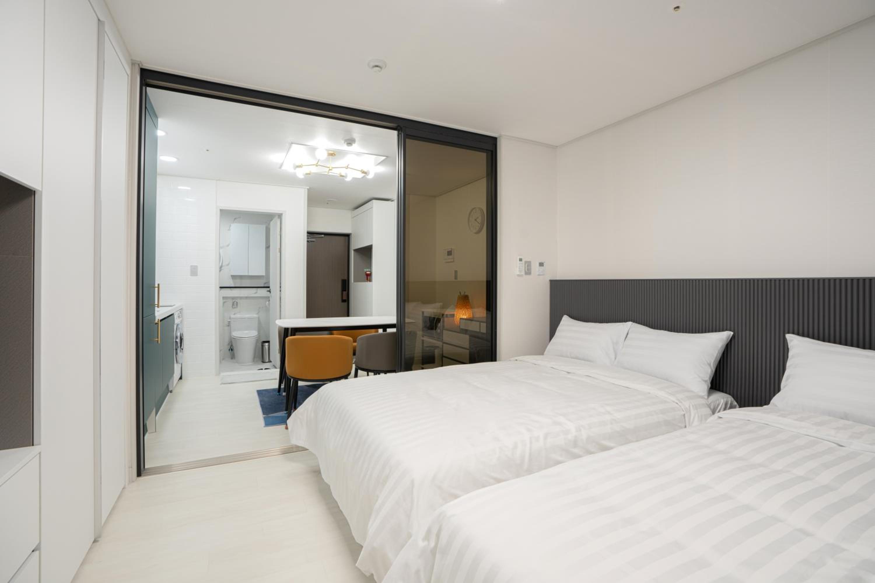 Double Room with Two Double Beds - Photo 4