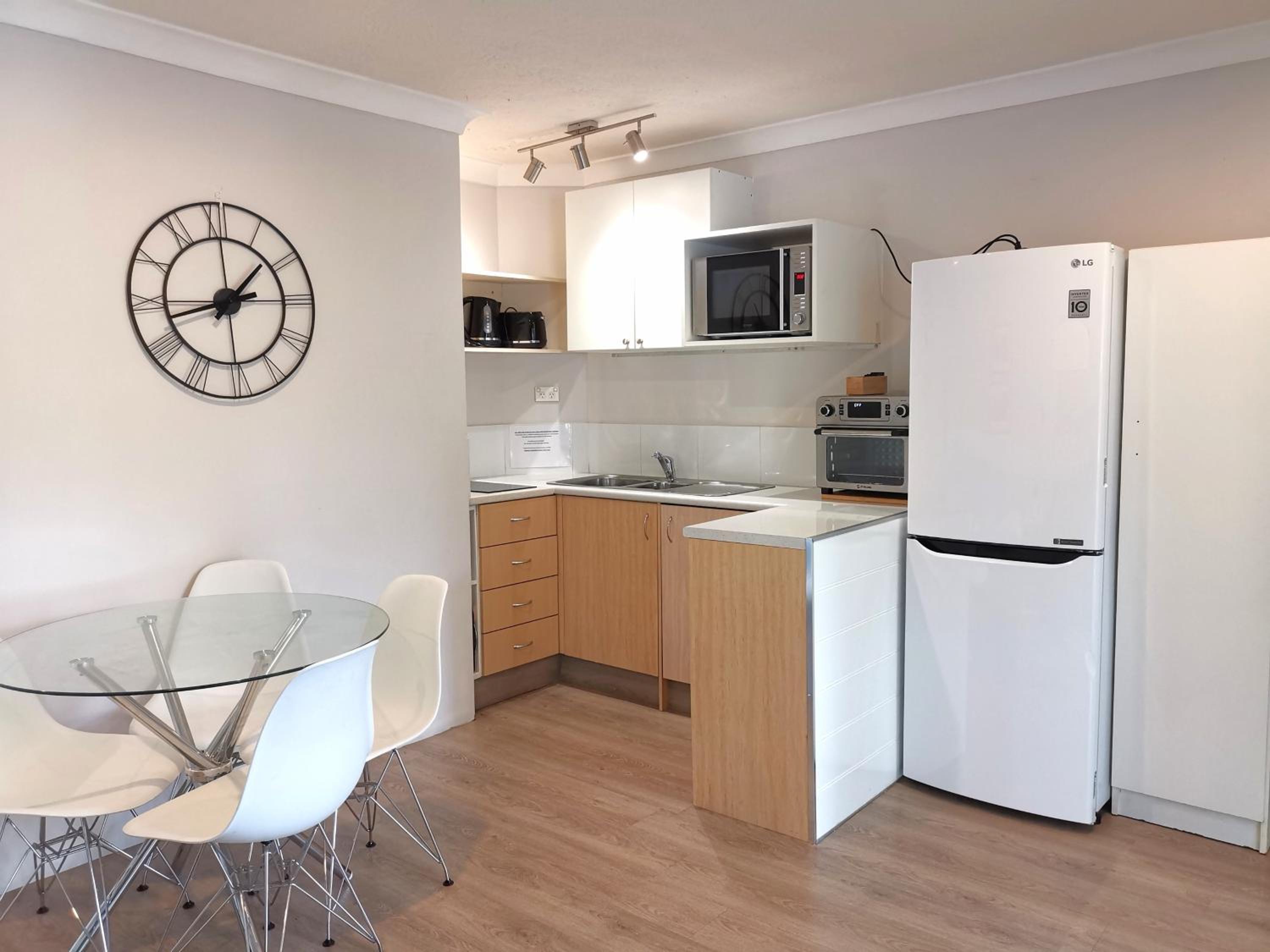 Standard One-Bedroom Apartment - Photo 6
