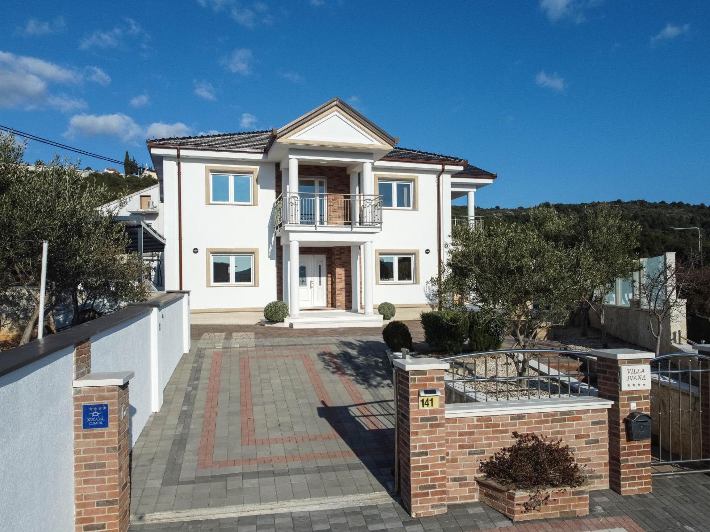 Villa with Private Pool photo 3