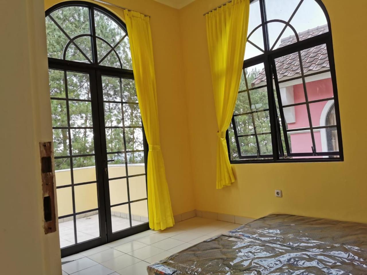 Villa - Photo 2