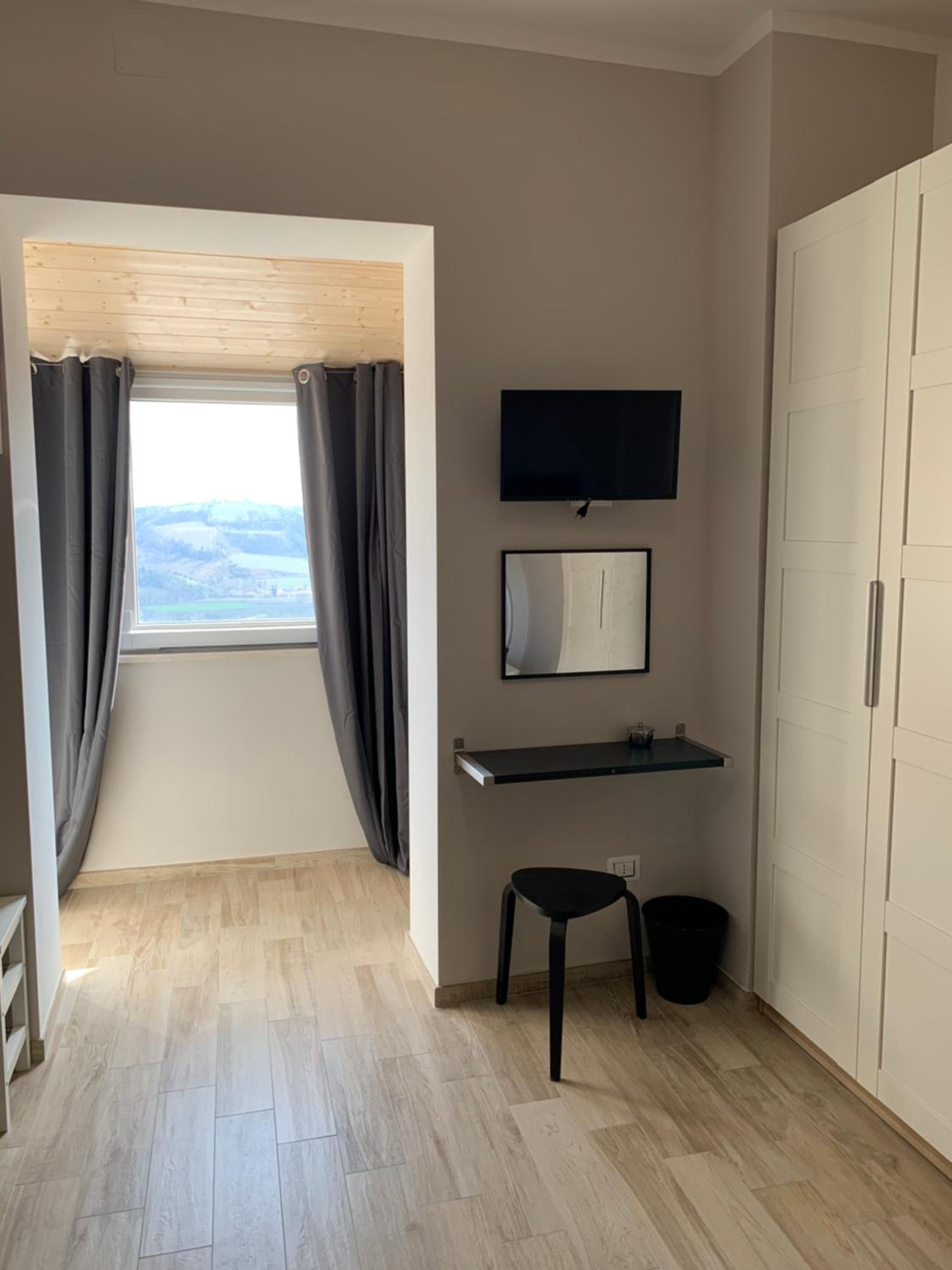 Deluxe Room (2 Adults + 1 Child) photo 2