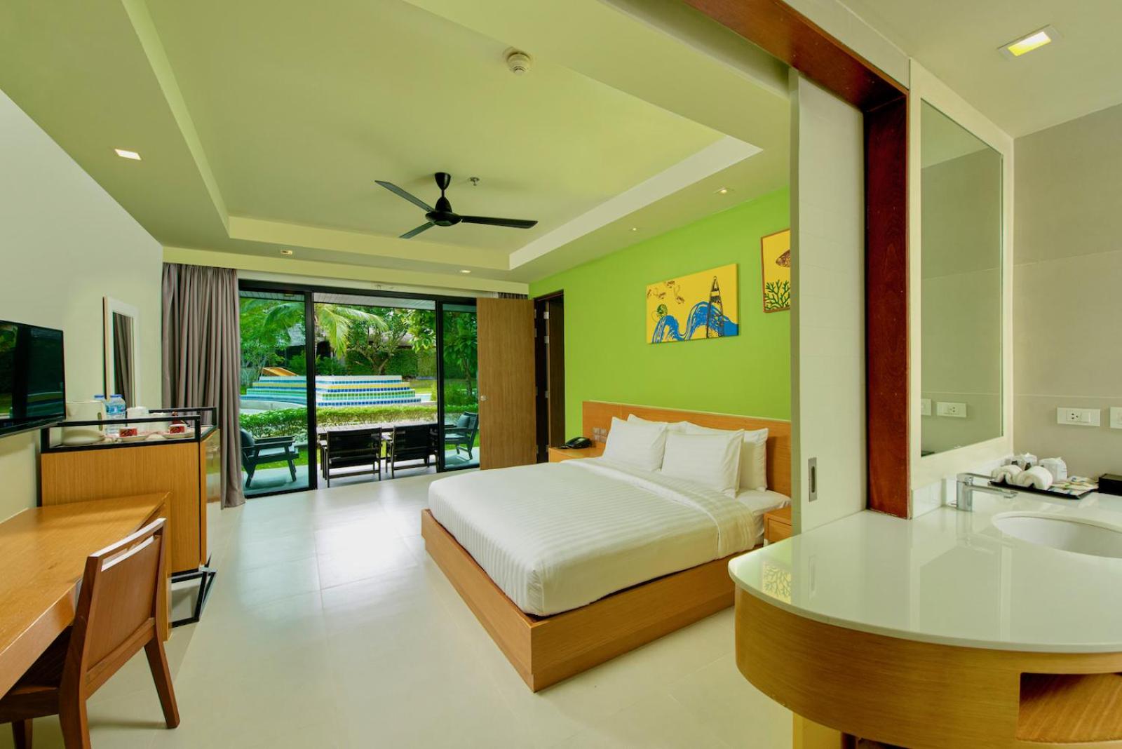 Two Bedroom Family Suite with Pool View photo 2