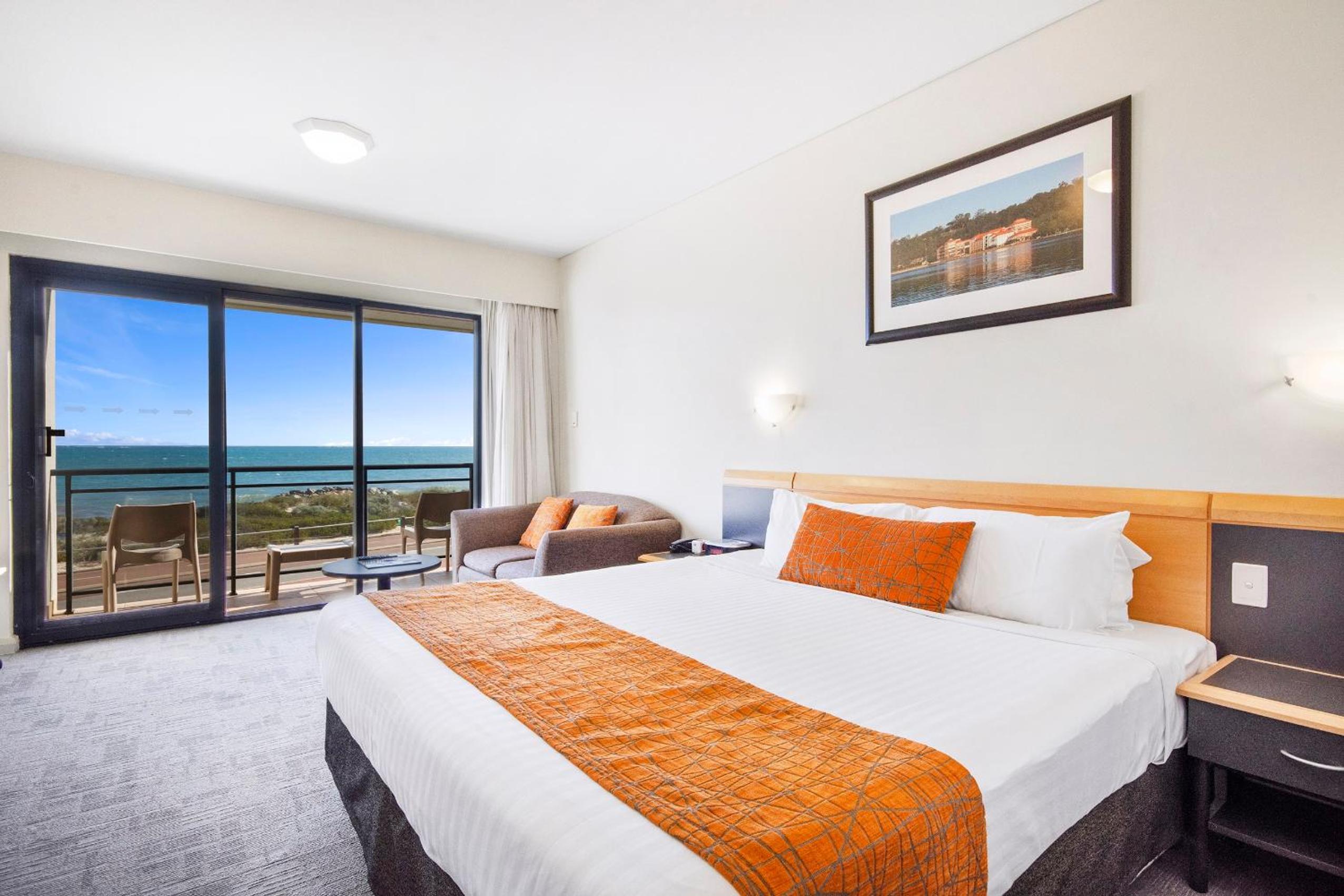 Hotel Style Studio with Ocean View - Photo 3